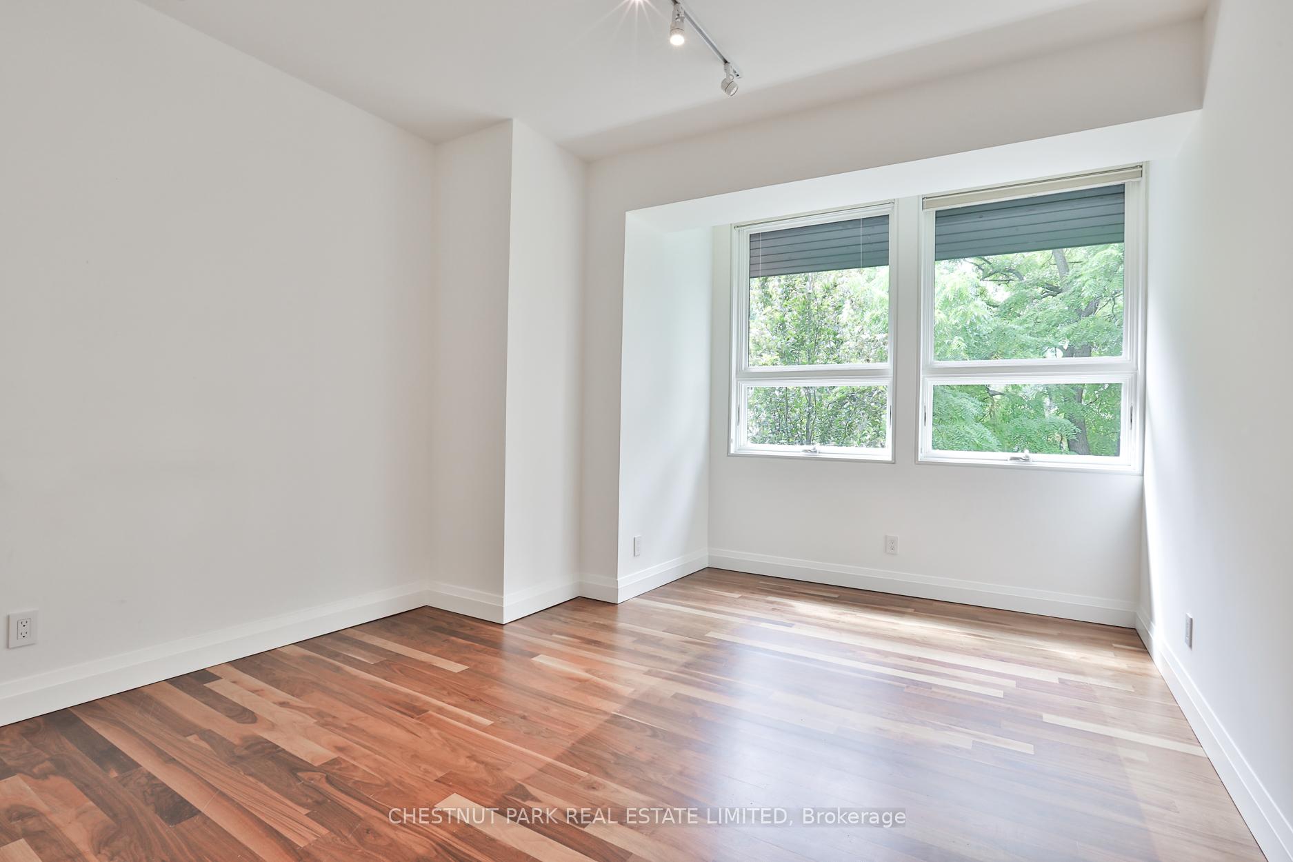 Photo 23 of 4 Meredith Crescent, Toronto, Rosedale-Moore Park — HOMEH