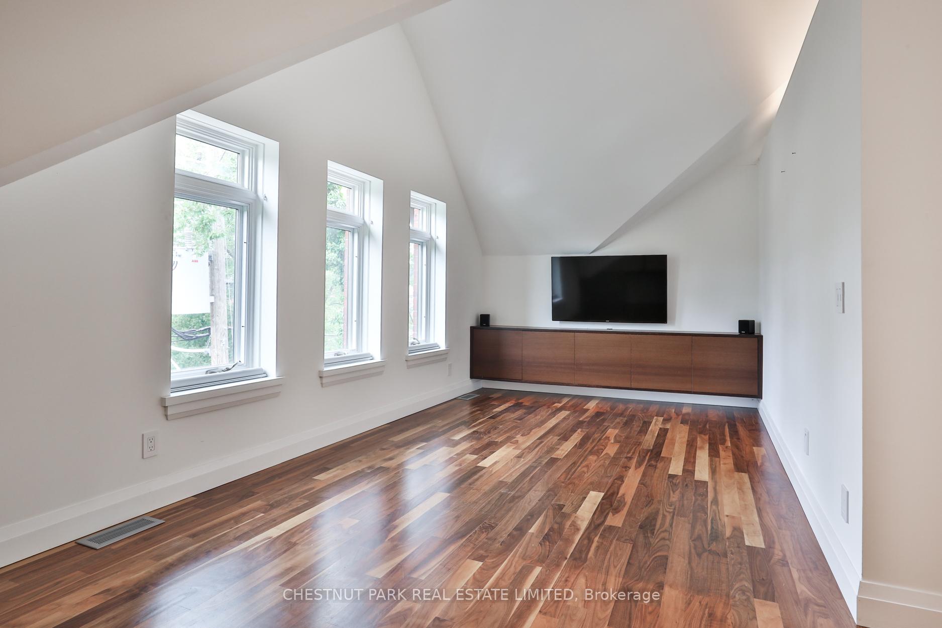 Photo 32 of 4 Meredith Crescent, Toronto, Rosedale-Moore Park — HOMEH