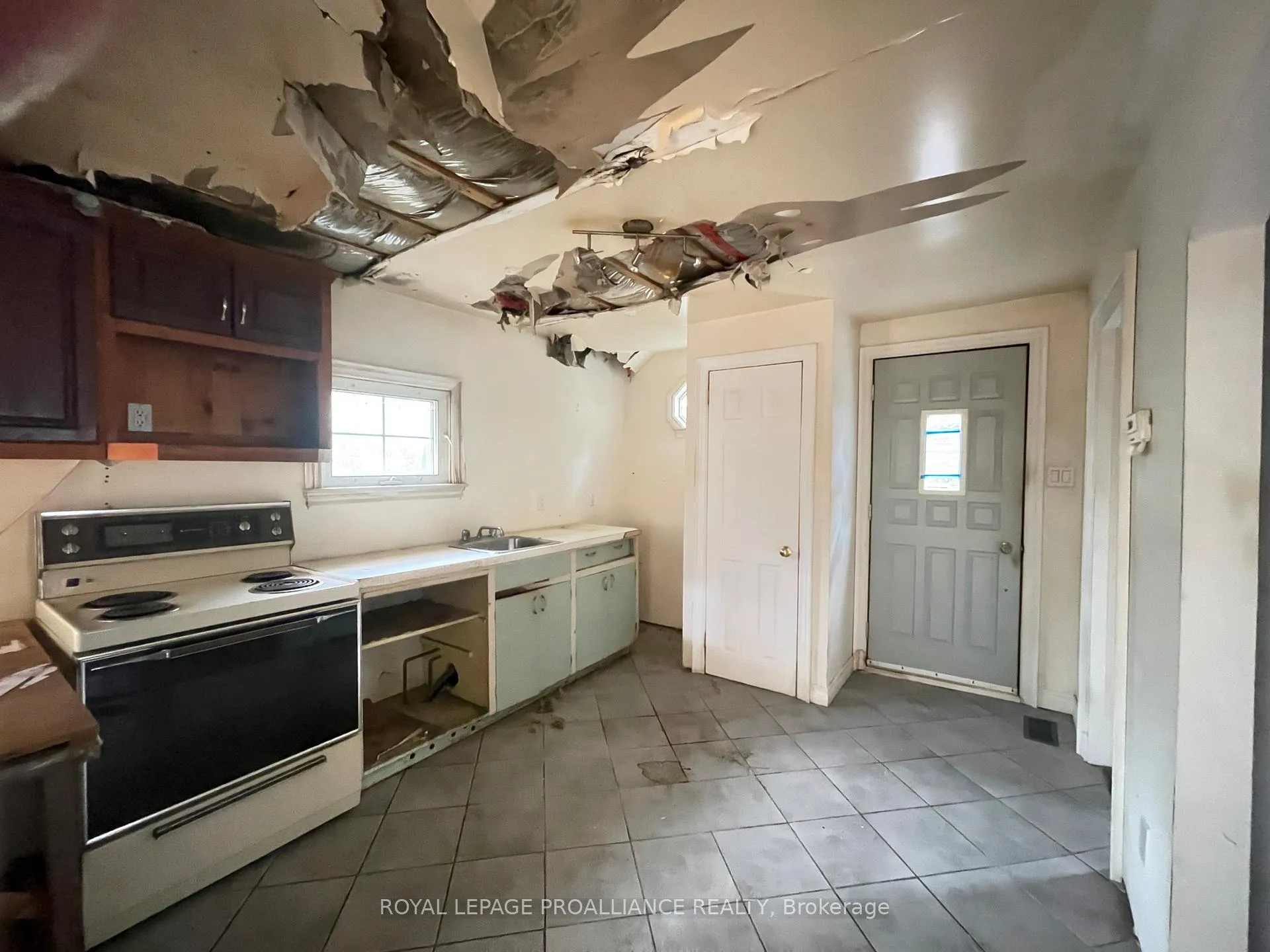 Photo 16 of 440 Bellevue Street, Peterborough, Northcrest Ward 5 — HOMEH