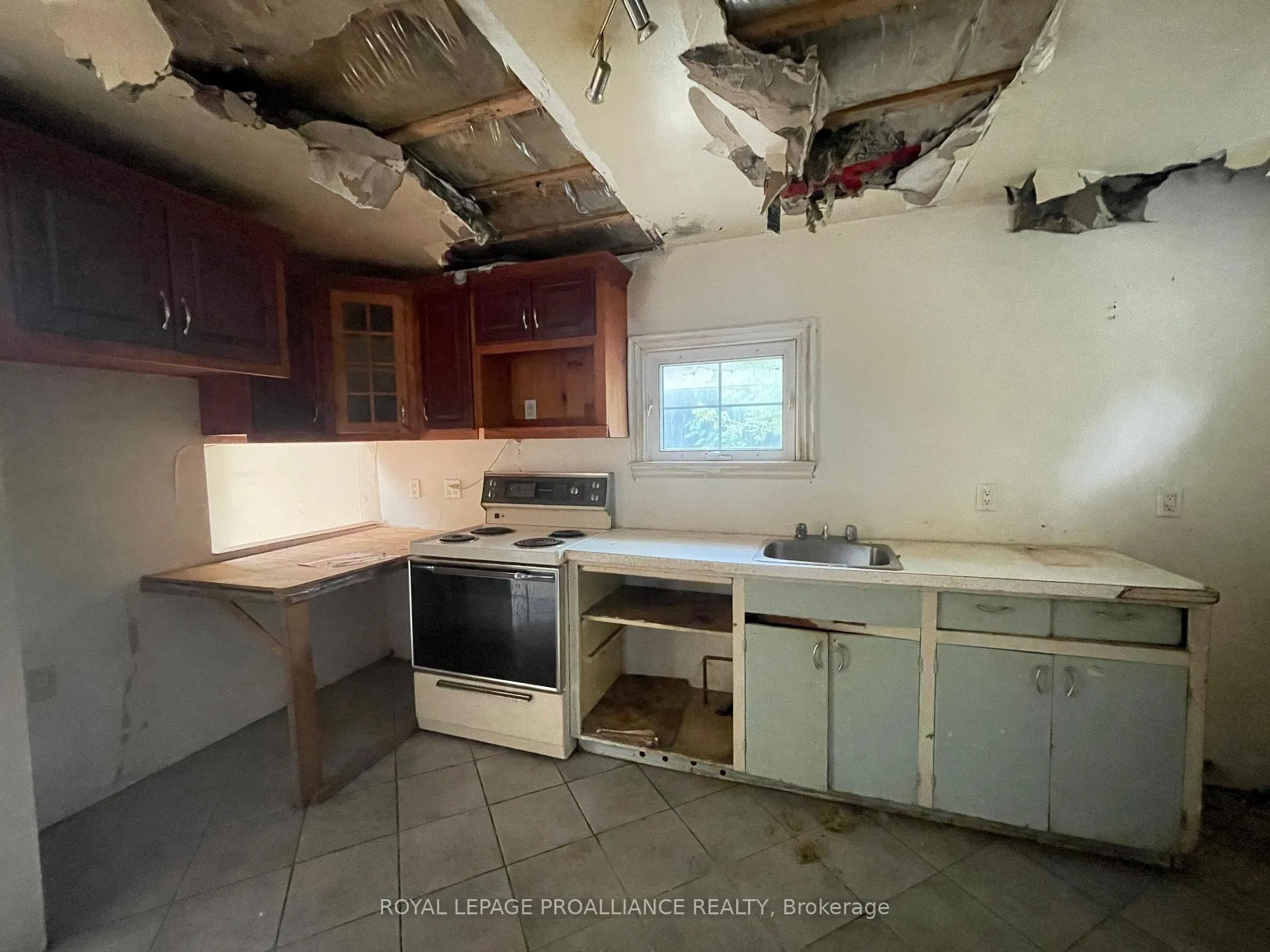 Photo 17 of 440 Bellevue Street, Peterborough, Northcrest Ward 5 — HOMEH