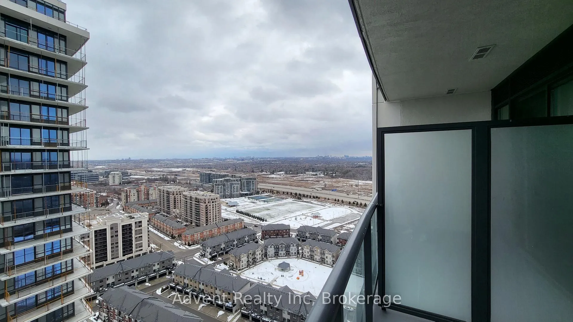 Photo 10 of Unit 2903, 12 Gandhi Lane, Markham, Commerce Valley — HOMEH