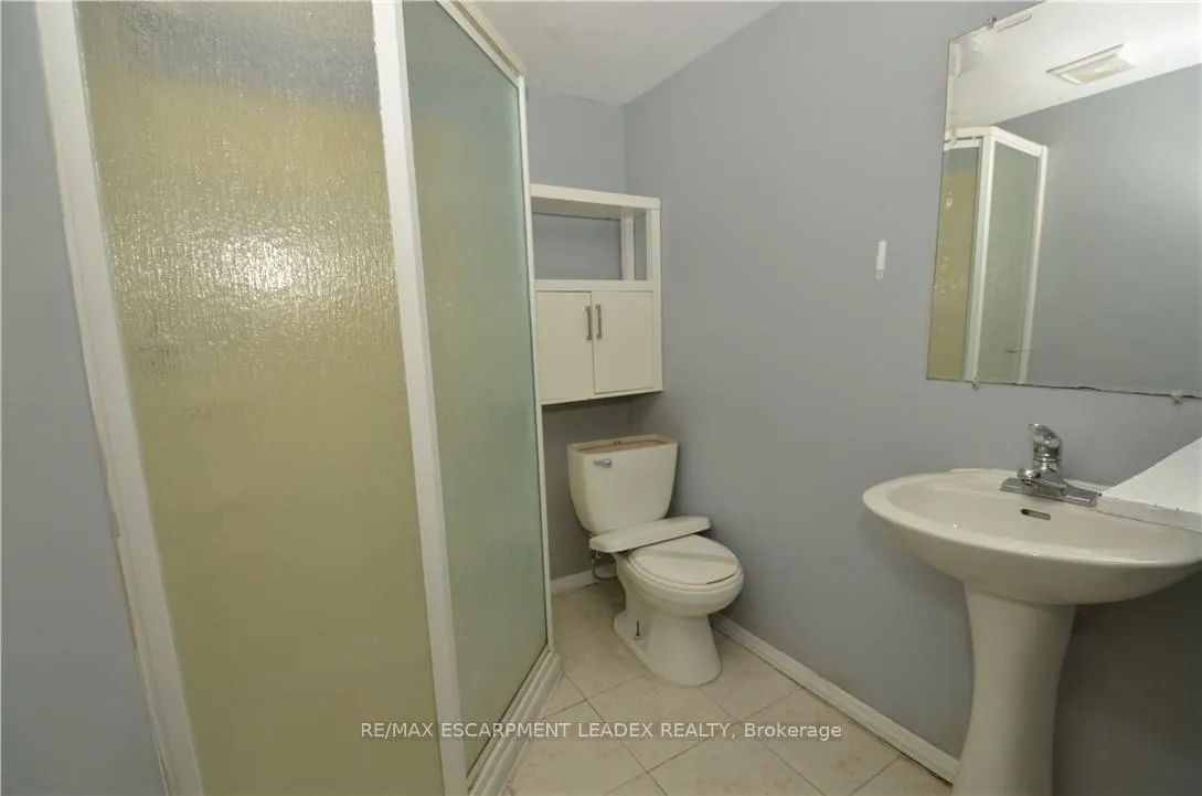 Photo 26 of 25 Devine Crescent, Thorold, Confederation Heights — HOMEH
