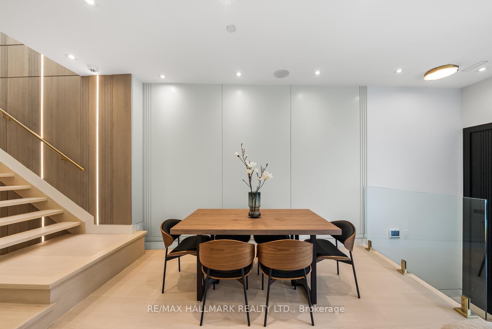 Photo 3 of 16A Kenrae Road, Toronto, Leaside — HOMEH