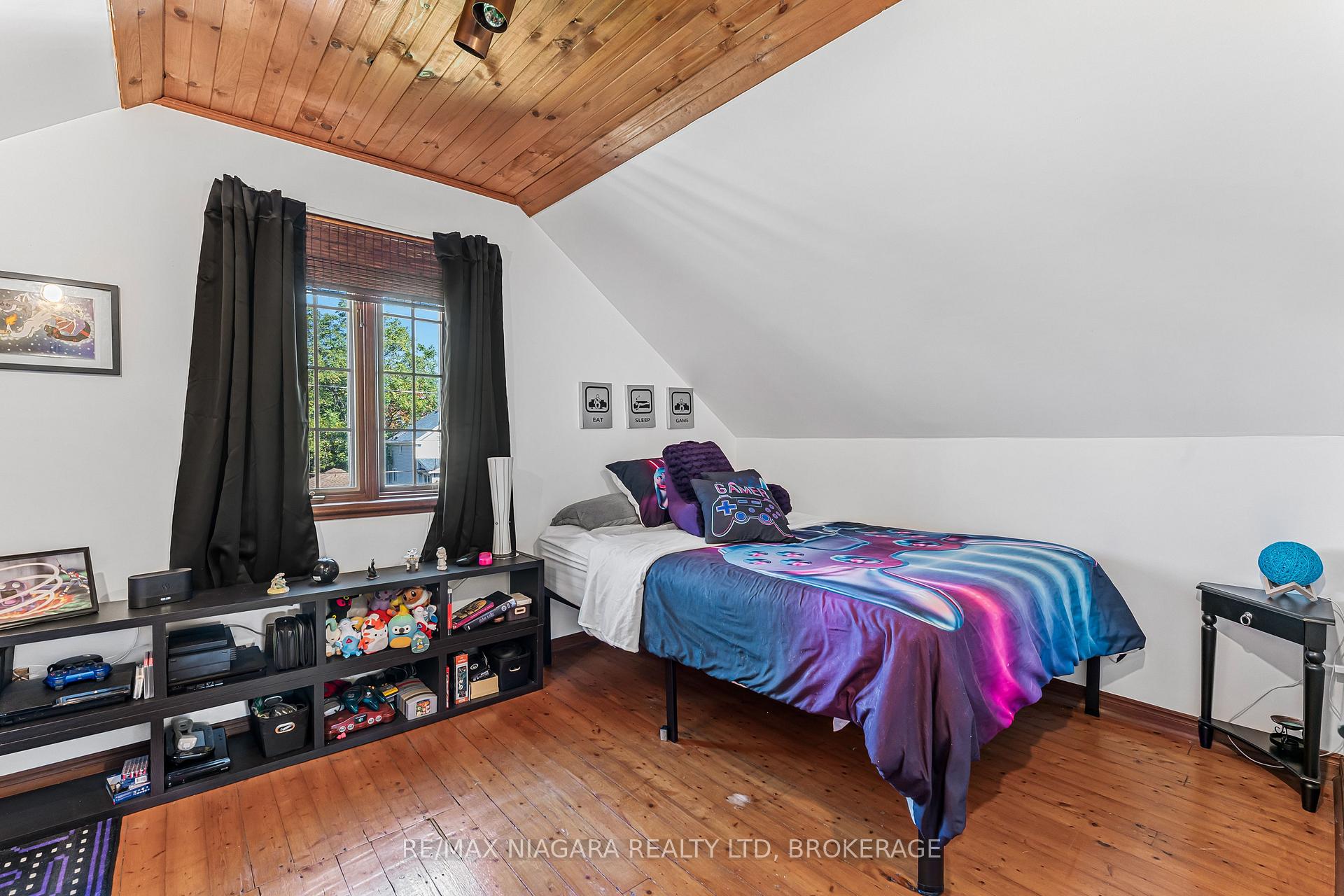 Photo 8 of 29 Marlatts Road, Thorold, Thorold Downtown — HOMEH