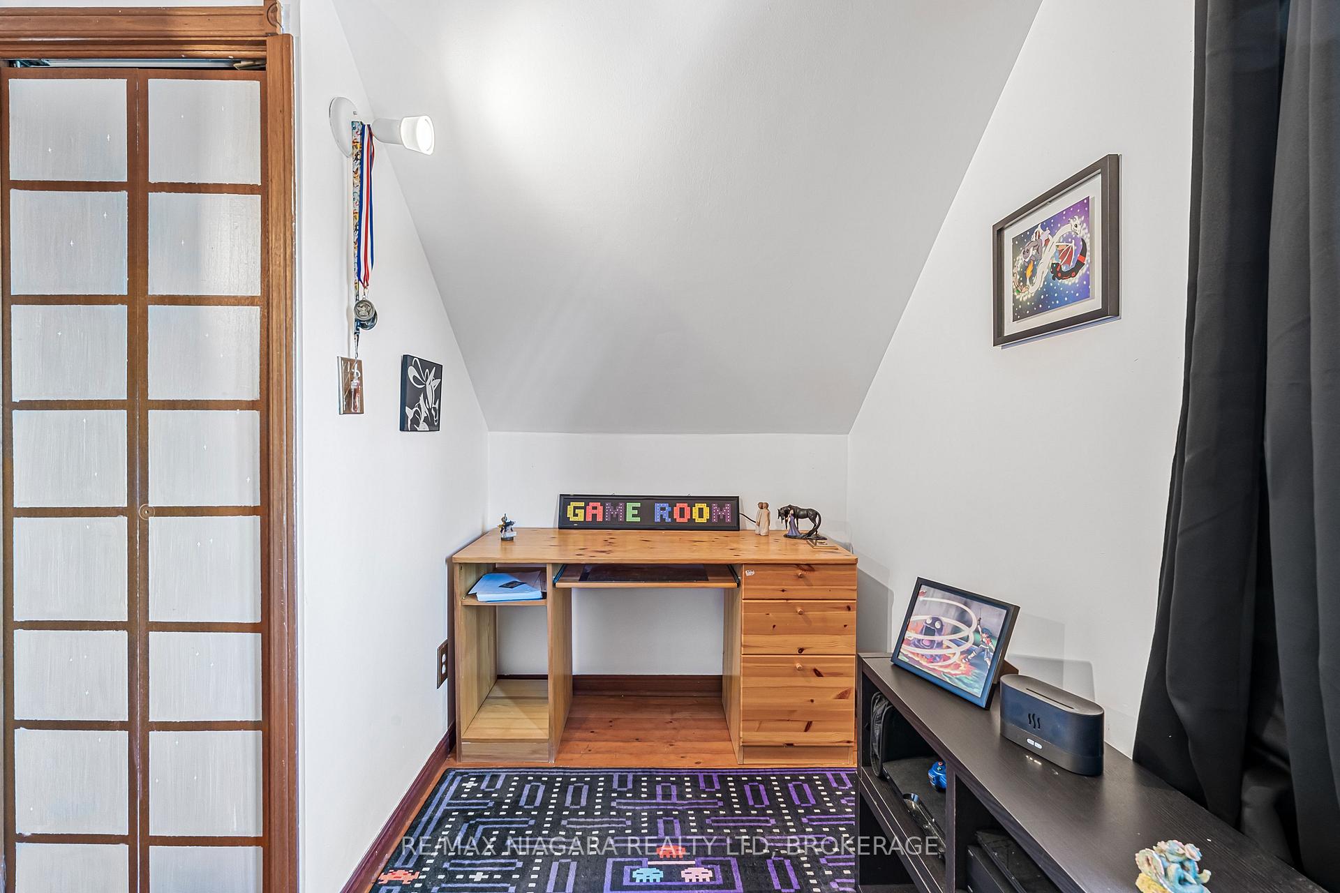 Photo 10 of 29 Marlatts Road, Thorold, Thorold Downtown — HOMEH