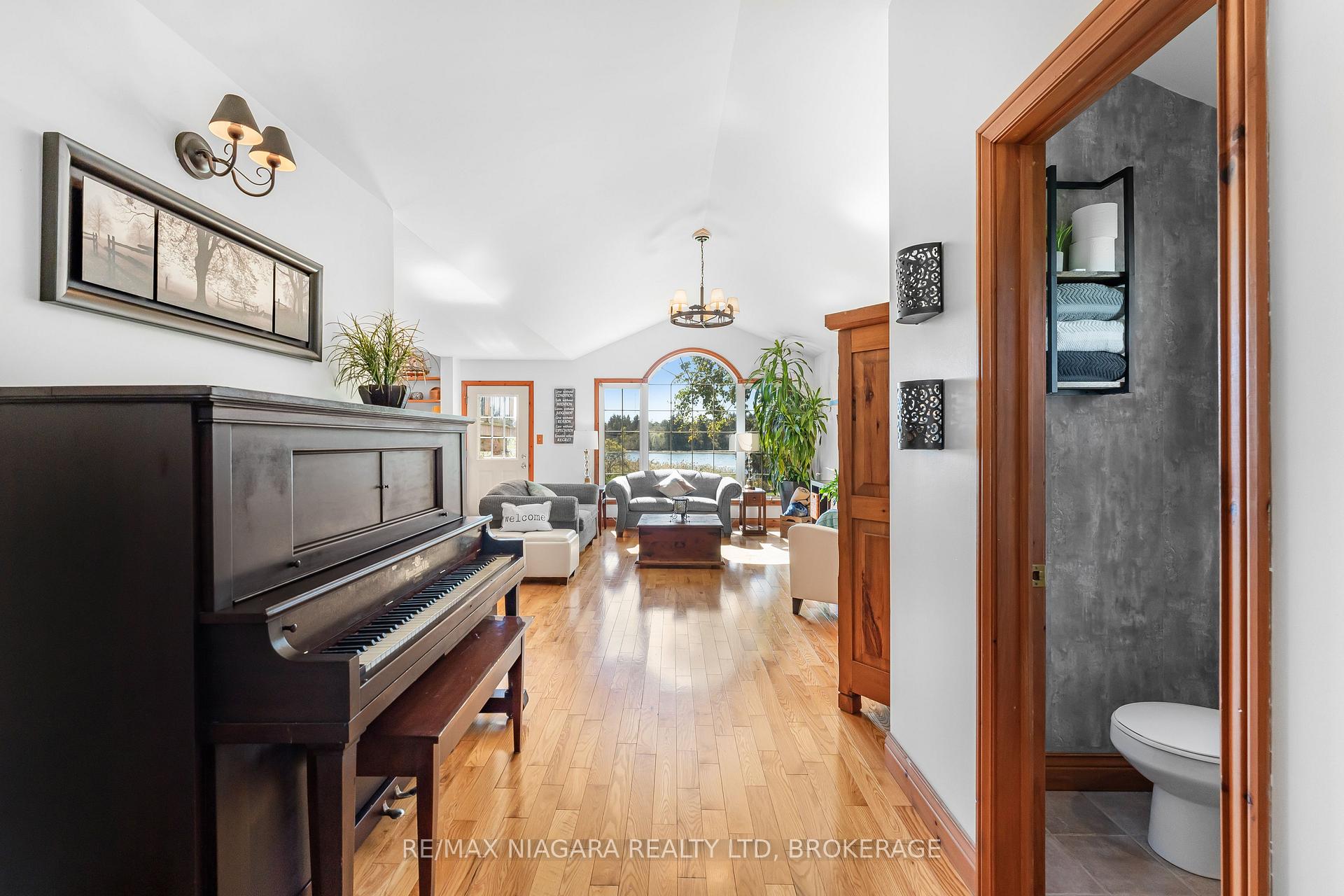 Photo 20 of 29 Marlatts Road, Thorold, Thorold Downtown — HOMEH