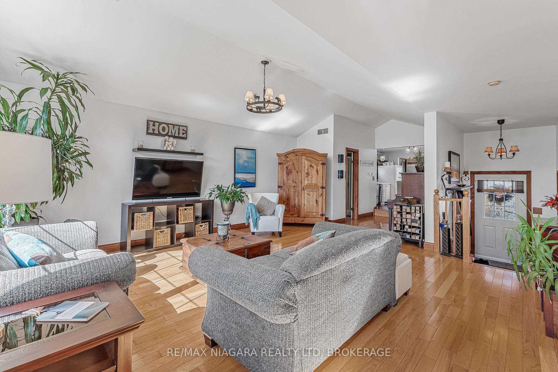 Photo 23 of 29 Marlatts Road, Thorold, Thorold Downtown — HOMEH