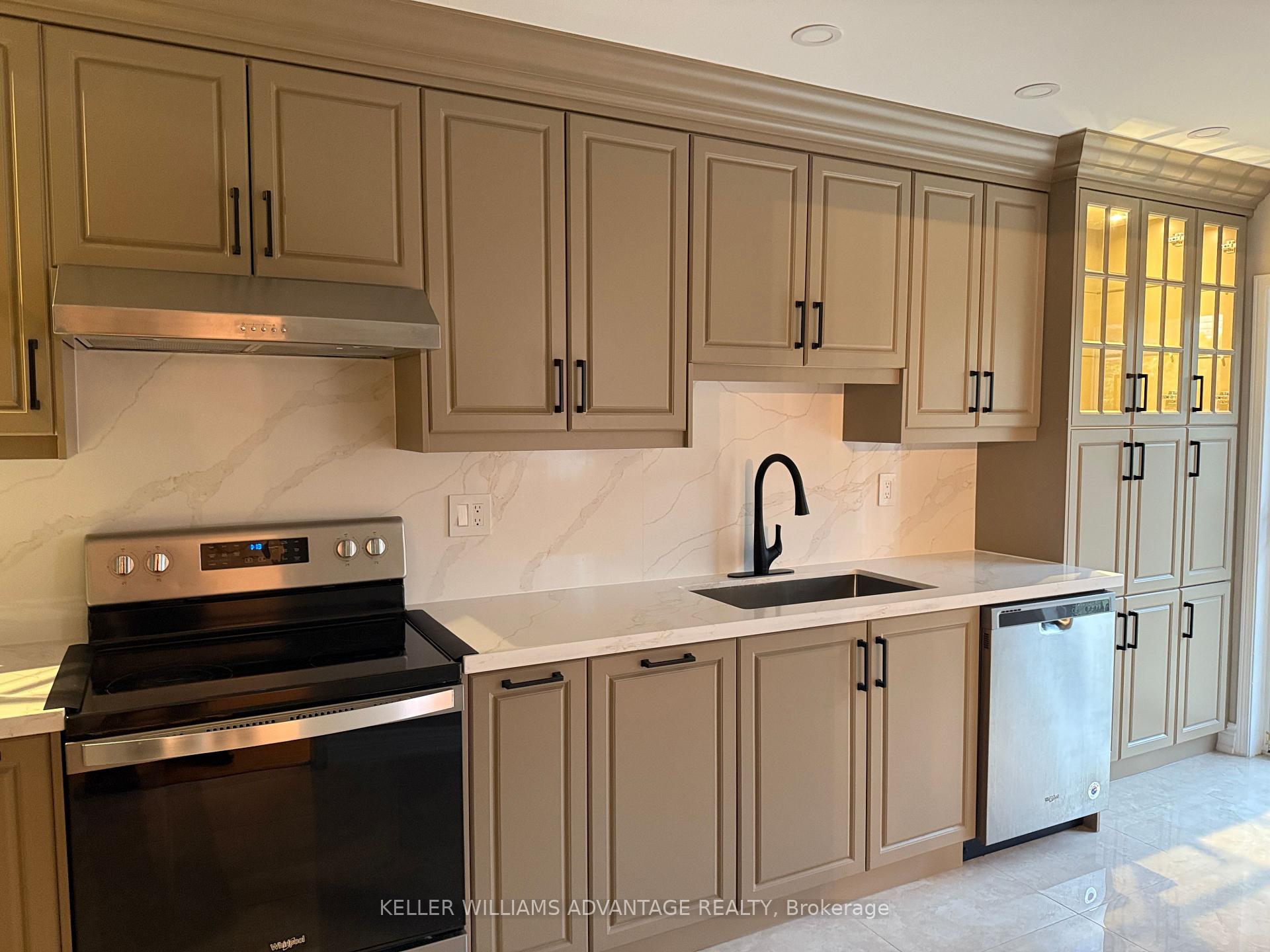 Photo 4 of 38 Seton Park Road, Toronto, Flemingdon Park — HOMEH