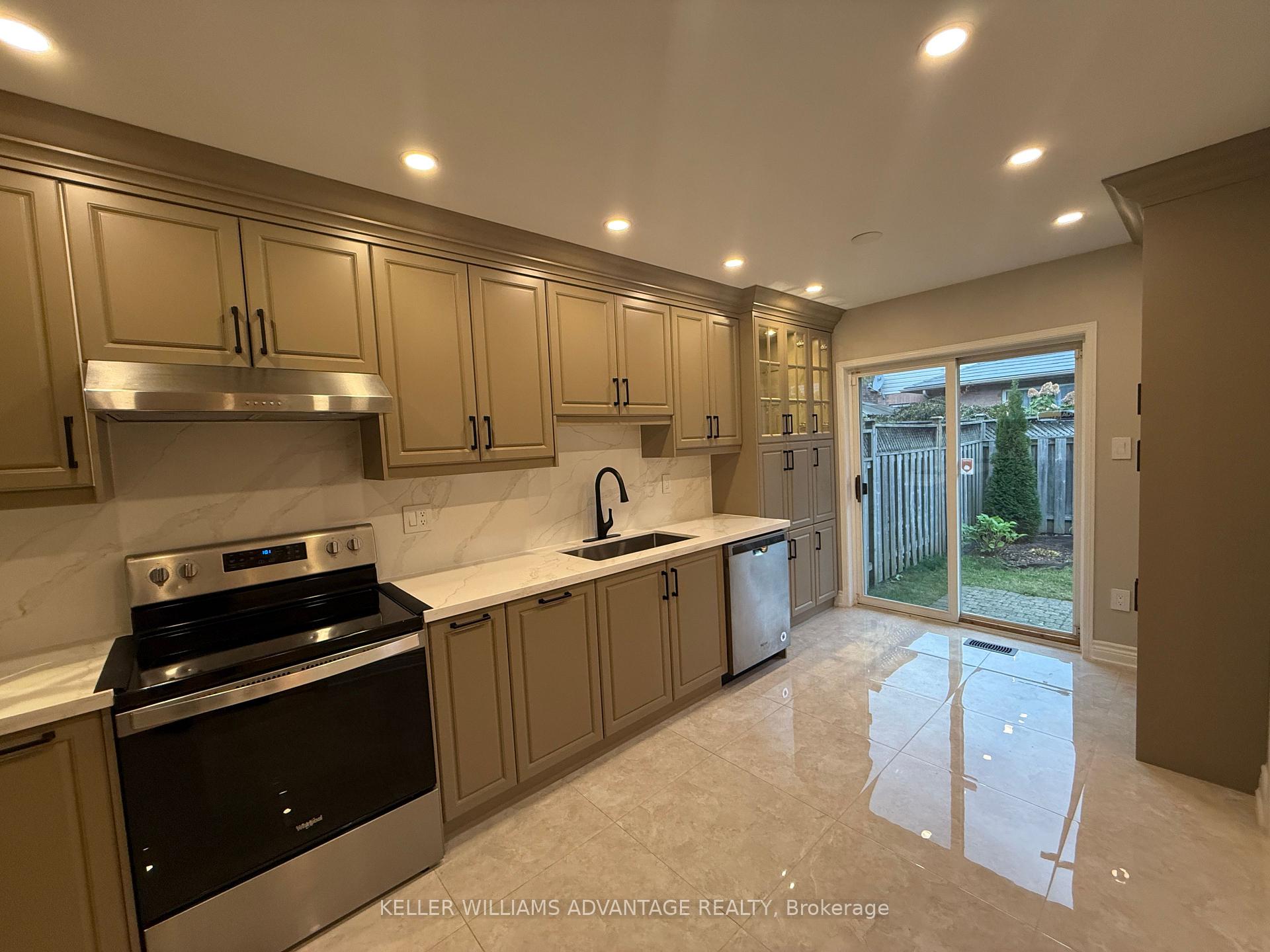 Photo 6 of 38 Seton Park Road, Toronto, Flemingdon Park — HOMEH