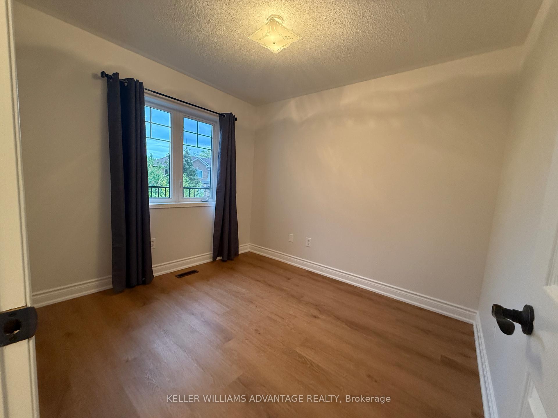 Photo 17 of 38 Seton Park Road, Toronto, Flemingdon Park — HOMEH