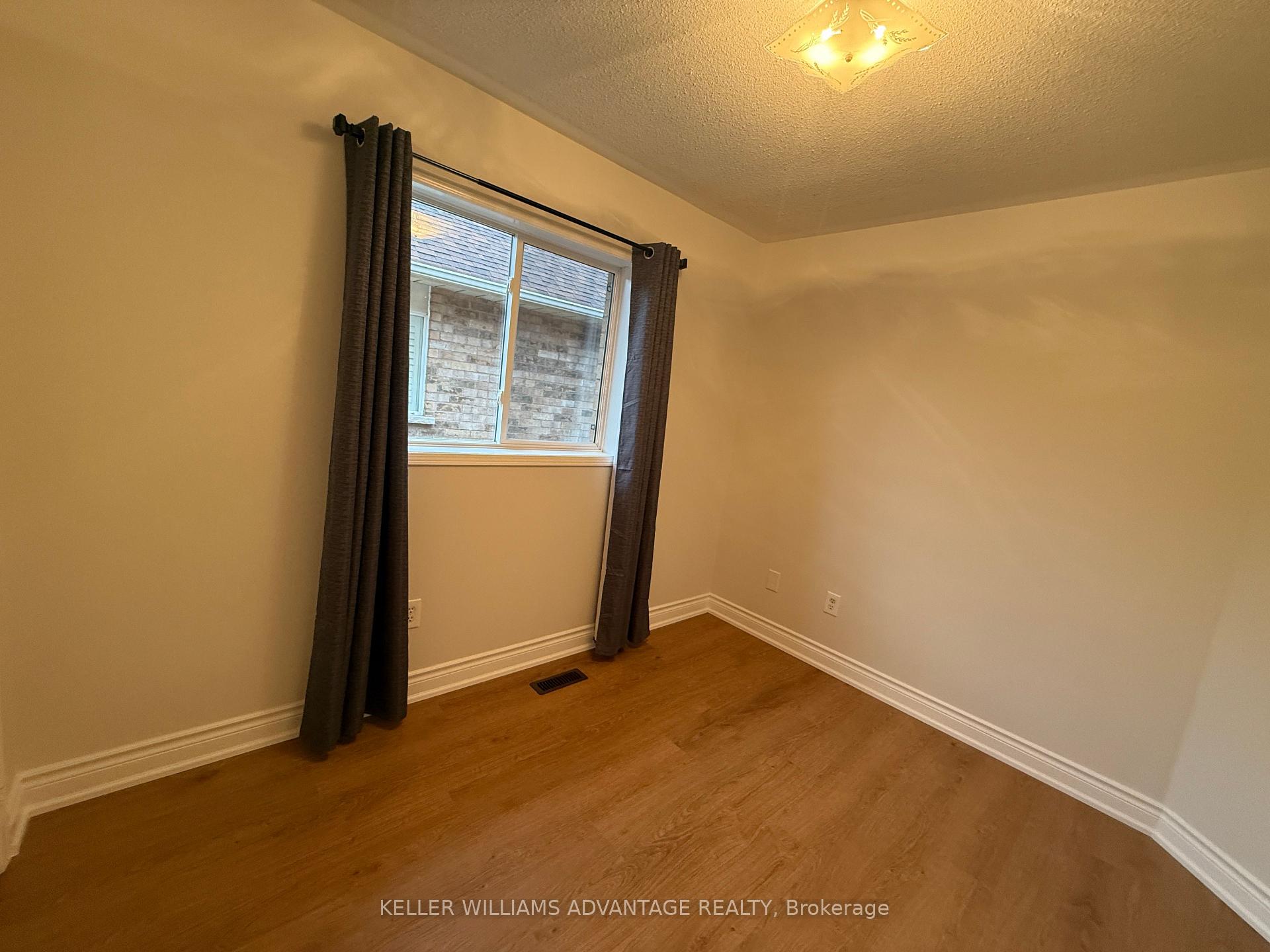 Photo 25 of 38 Seton Park Road, Toronto, Flemingdon Park — HOMEH