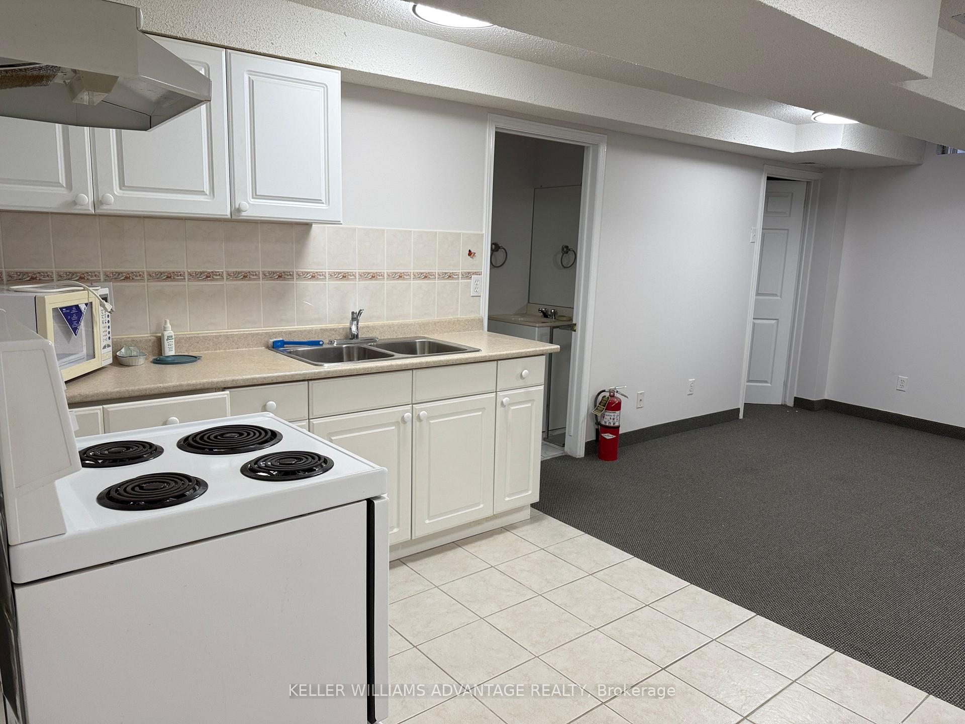 Photo 33 of 38 Seton Park Road, Toronto, Flemingdon Park — HOMEH