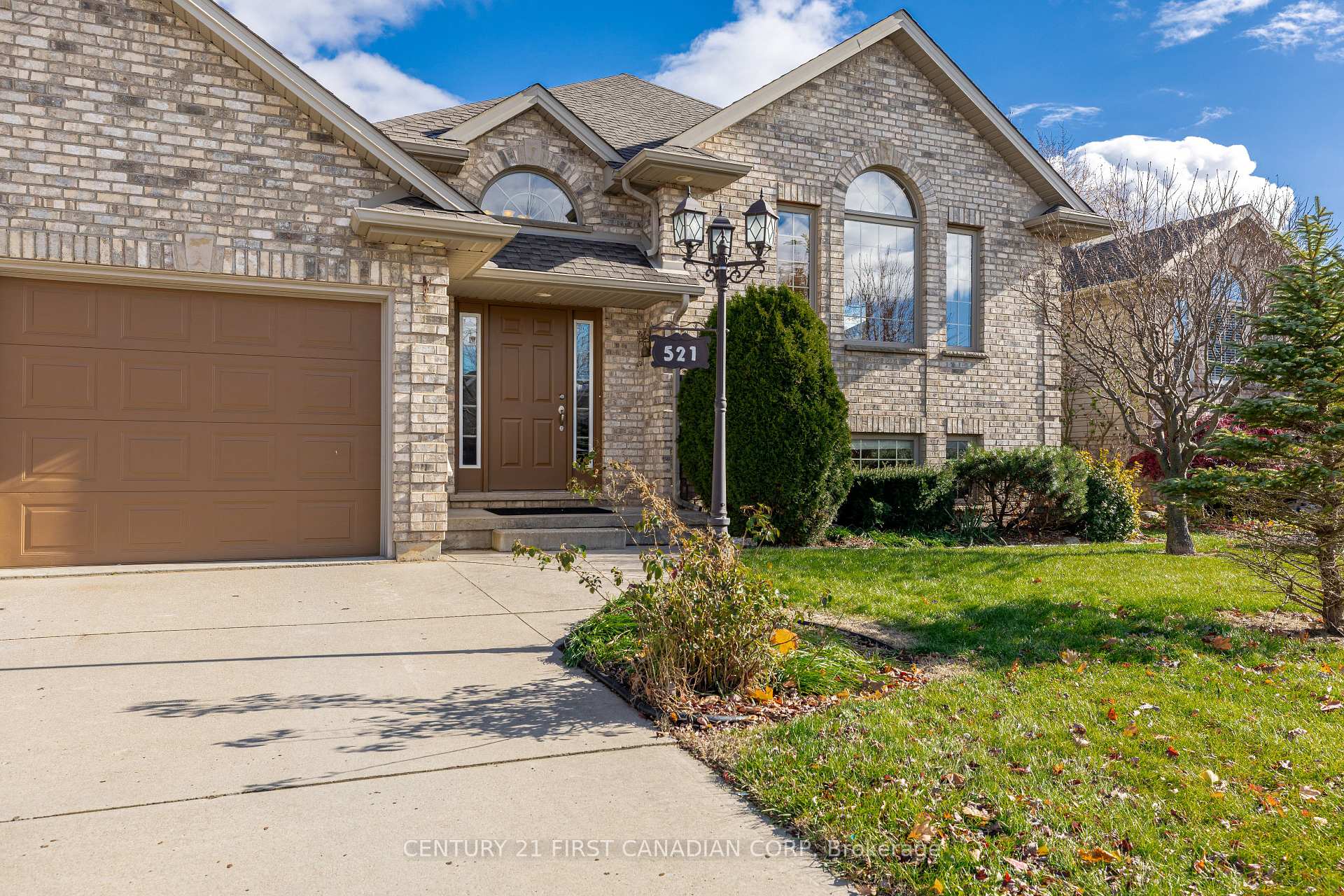 Photo 3 of 521 Darcy Drive, Strathroy-Caradoc, NE — HOMEH