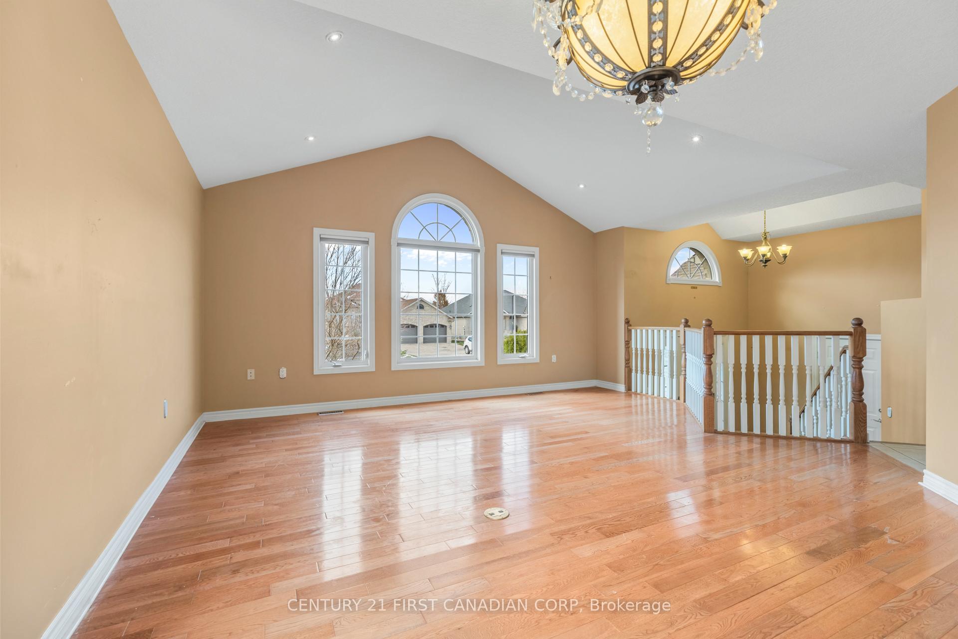 Photo 6 of 521 Darcy Drive, Strathroy-Caradoc, NE — HOMEH