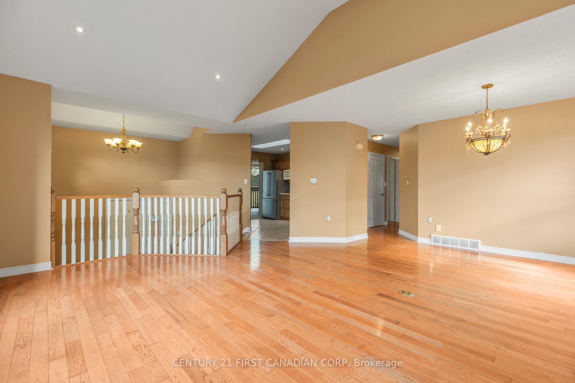 Photo 8 of 521 Darcy Drive, Strathroy-Caradoc, NE — HOMEH