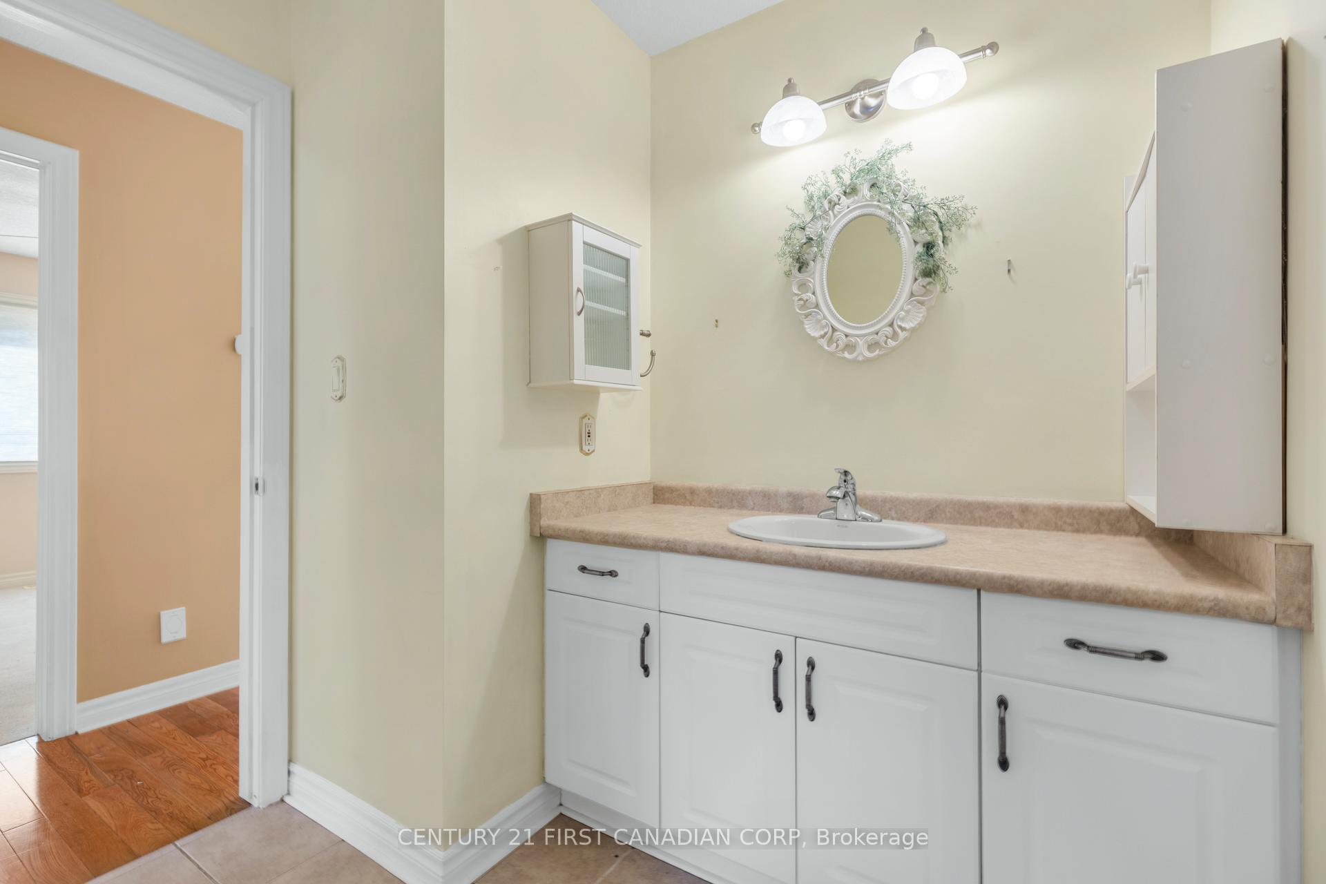 Photo 10 of 521 Darcy Drive, Strathroy-Caradoc, NE — HOMEH