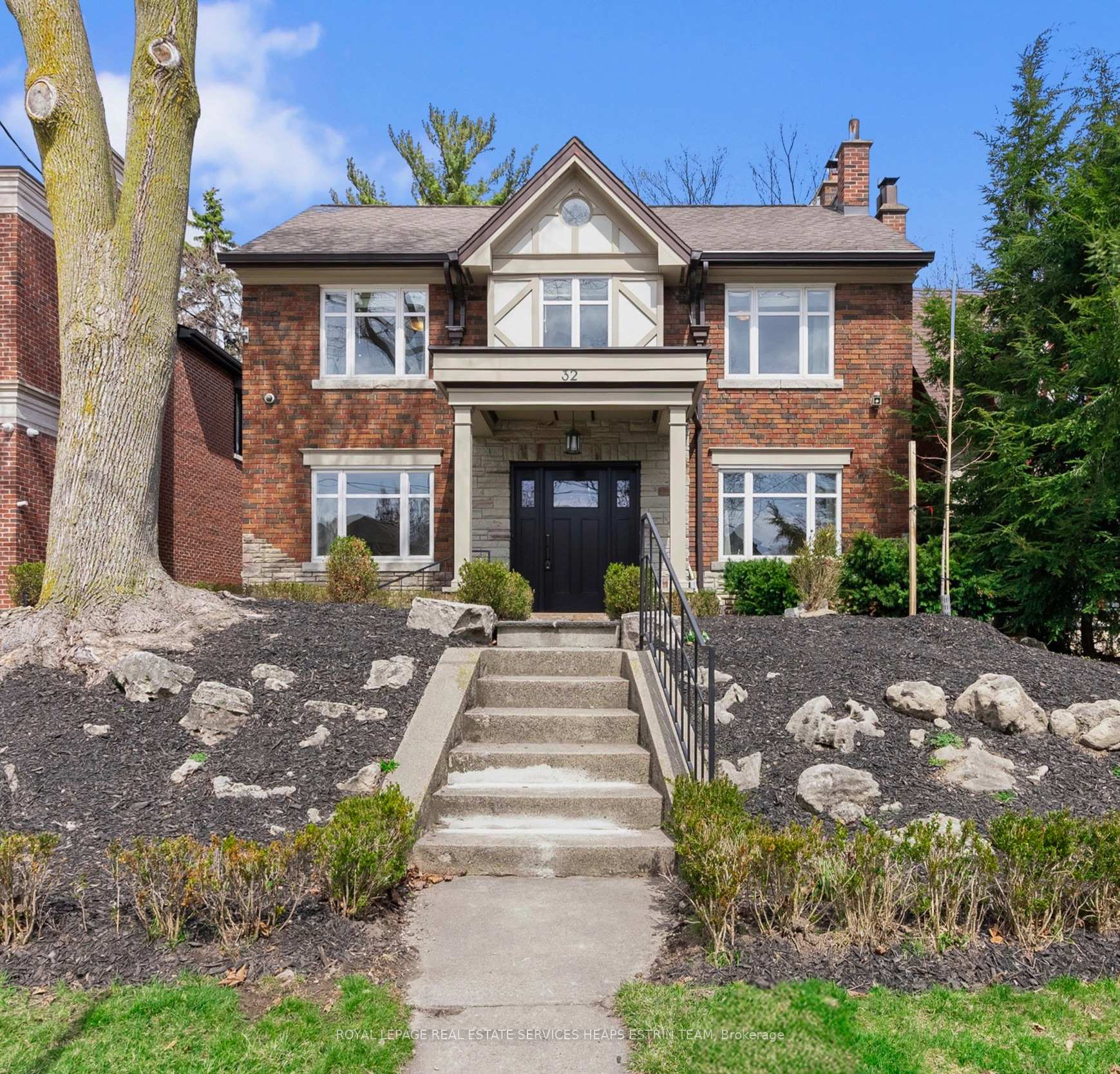 Photo 2 of 32 Parkhurst Boulevard, Toronto, Leaside — HOMEH
