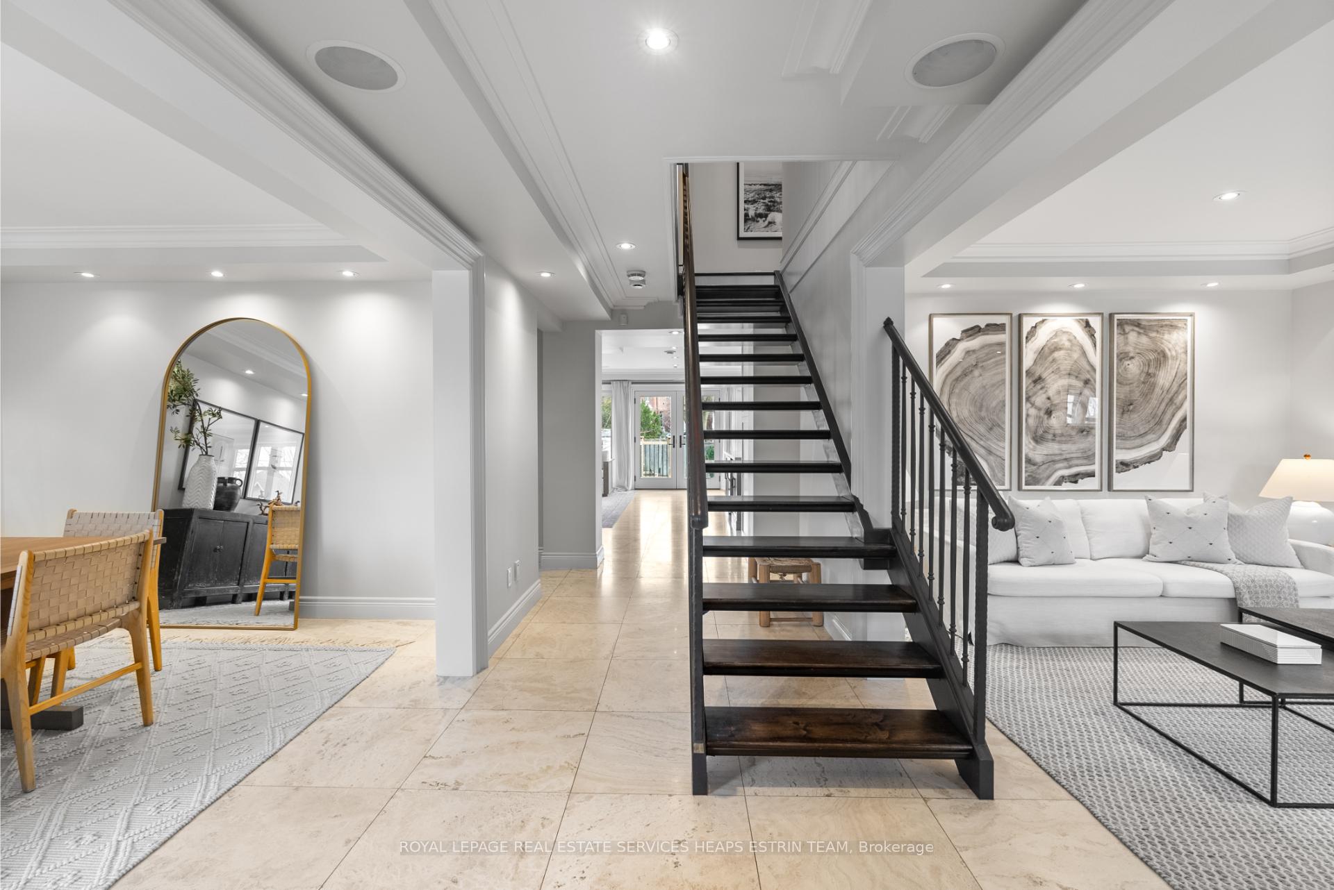 Photo 3 of 32 Parkhurst Boulevard, Toronto, Leaside — HOMEH