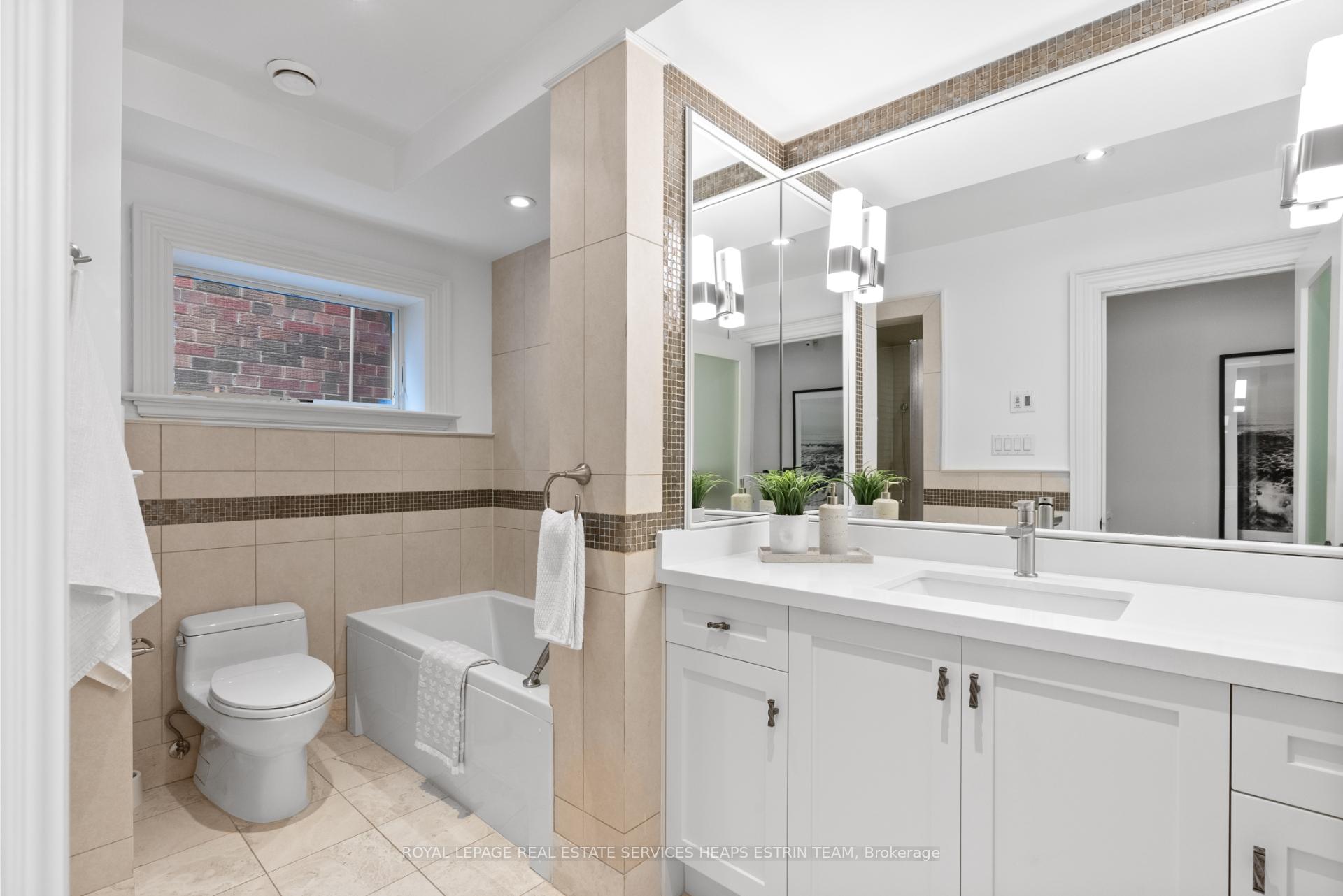 Photo 25 of 32 Parkhurst Boulevard, Toronto, Leaside — HOMEH