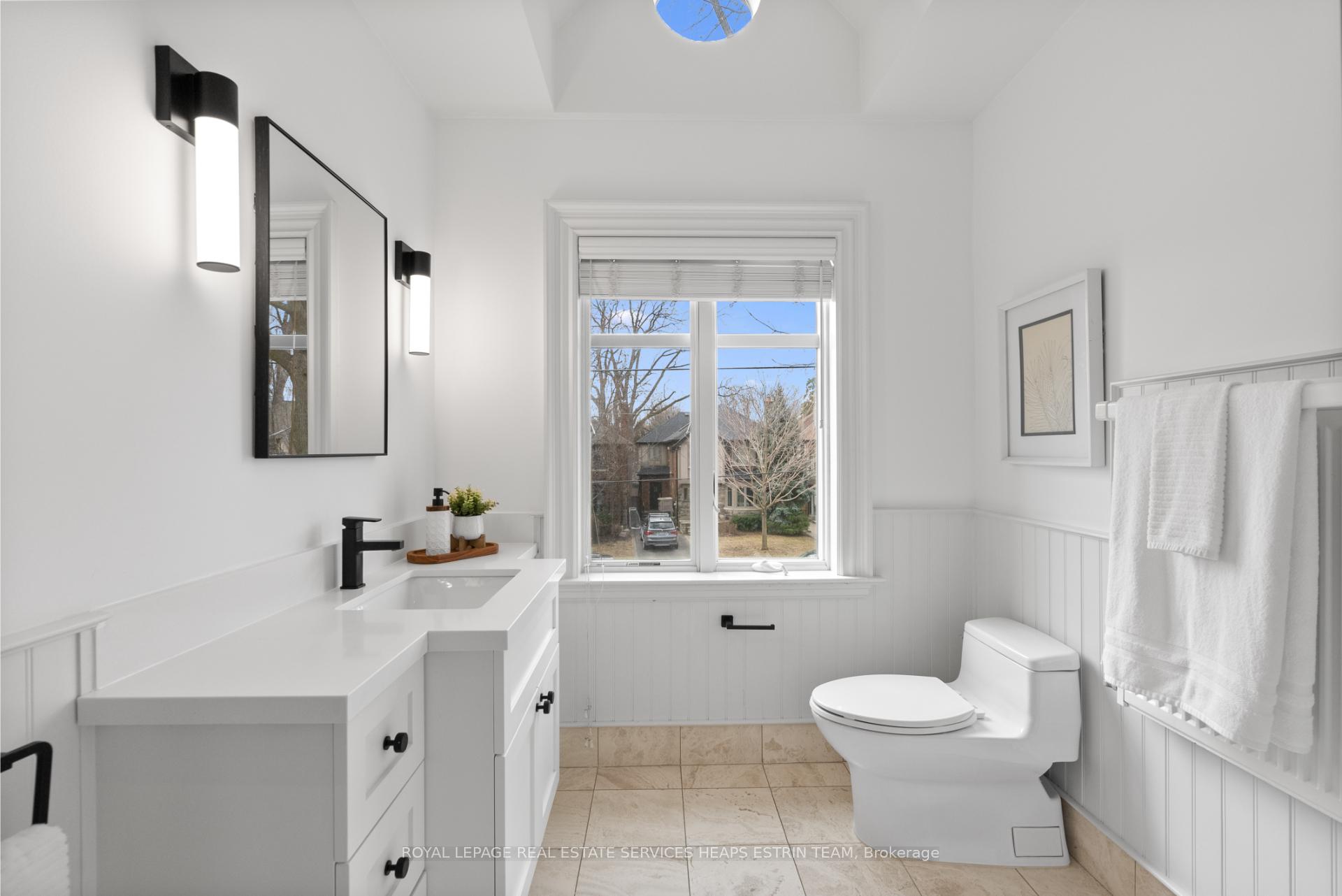 Photo 31 of 32 Parkhurst Boulevard, Toronto, Leaside — HOMEH