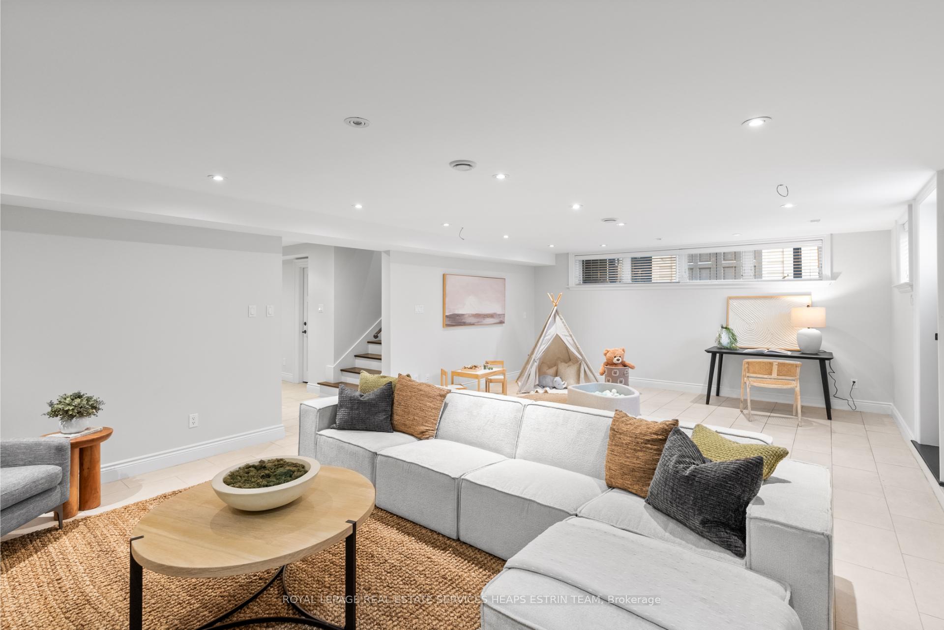 Photo 32 of 32 Parkhurst Boulevard, Toronto, Leaside — HOMEH