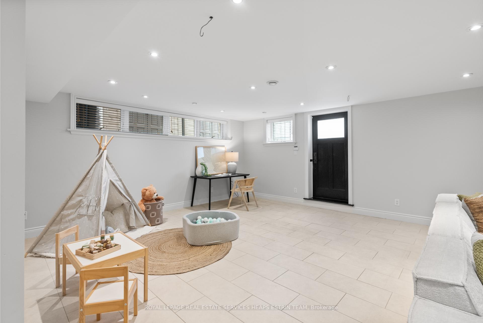 Photo 34 of 32 Parkhurst Boulevard, Toronto, Leaside — HOMEH