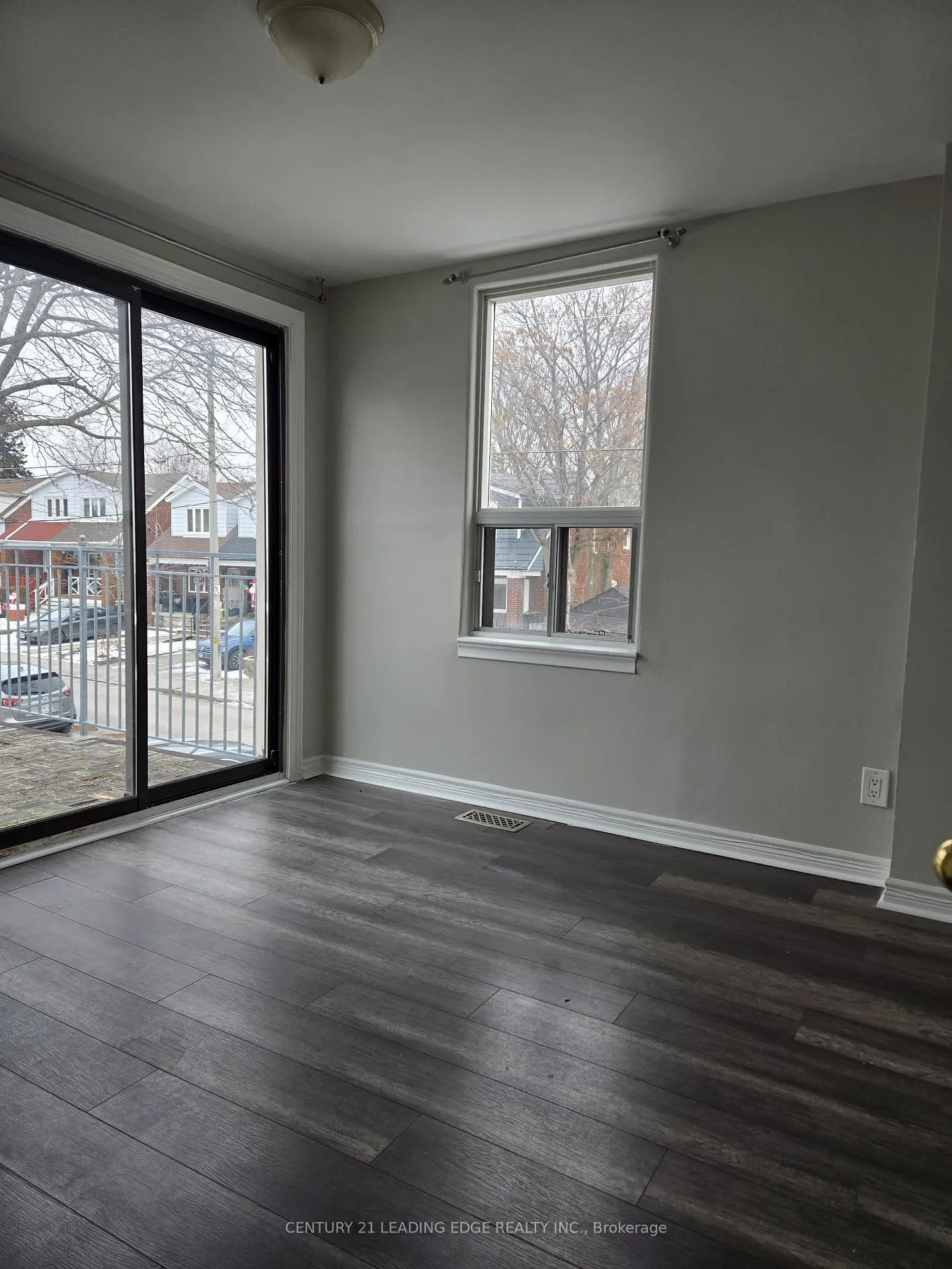 Photo 8 of 2a Kimbourne Avenue, Toronto, Danforth Village-East York — HOMEH