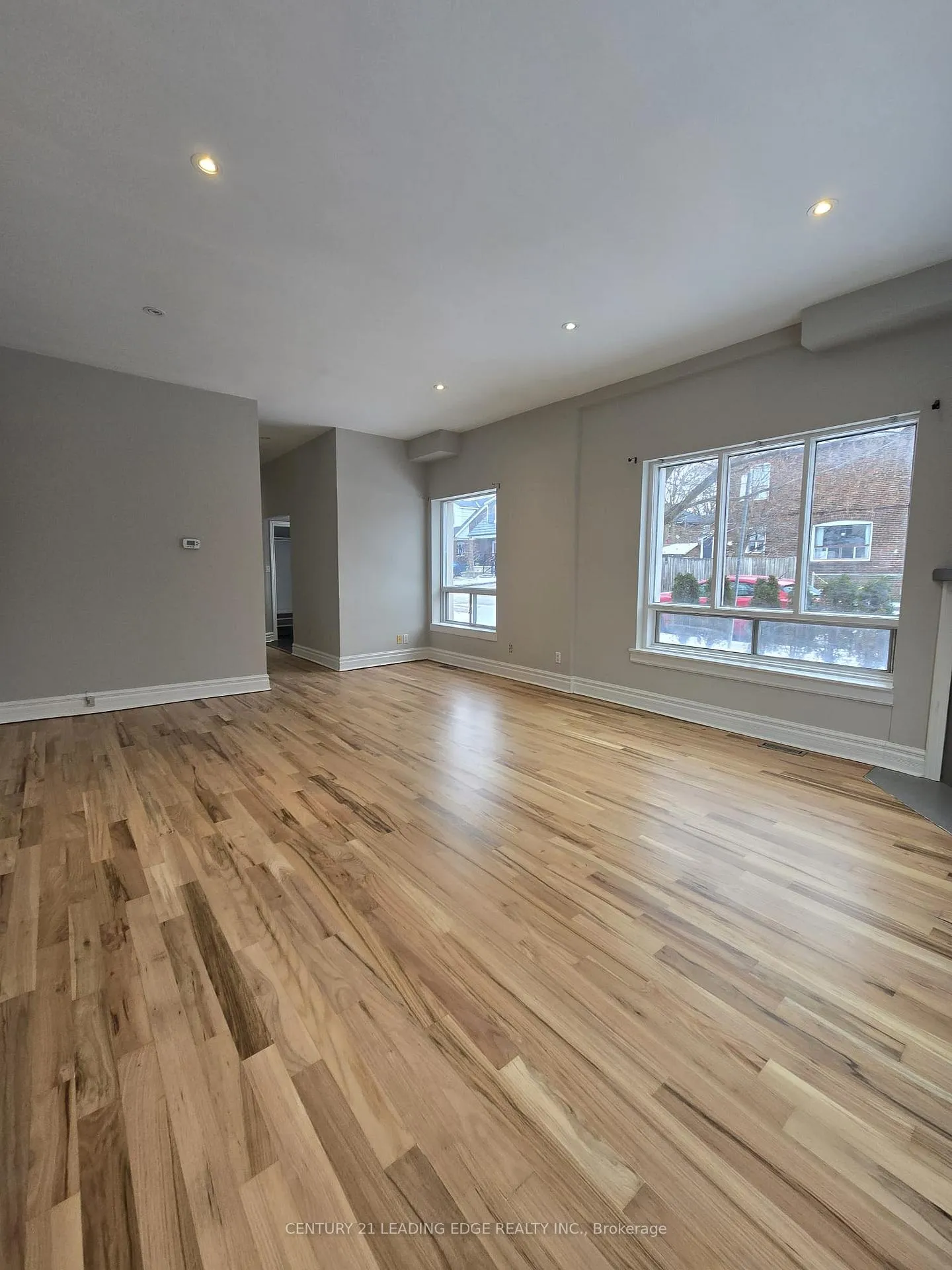 Photo 11 of 2a Kimbourne Avenue, Toronto, Danforth Village-East York — HOMEH