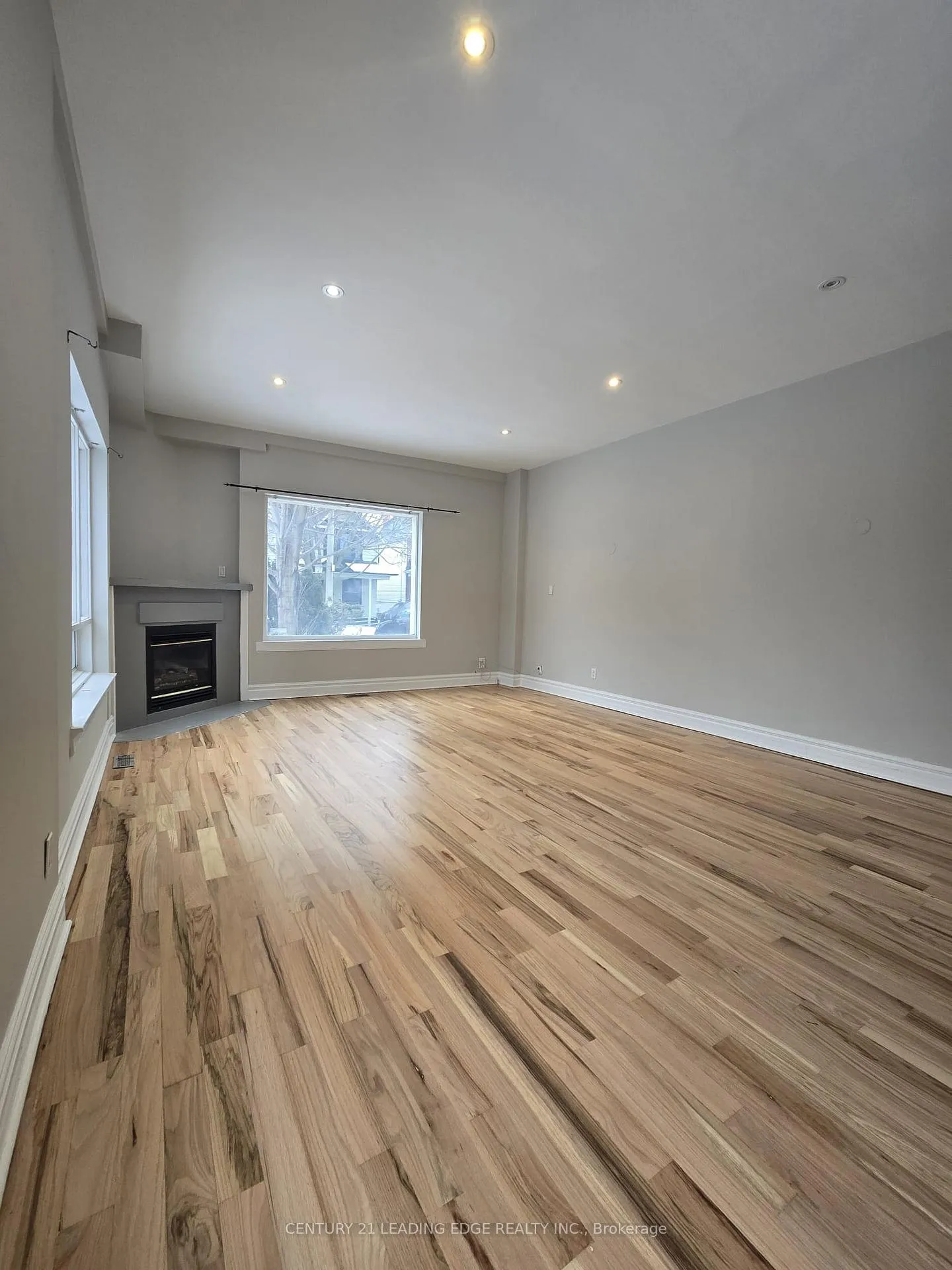 Photo 13 of 2a Kimbourne Avenue, Toronto, Danforth Village-East York — HOMEH