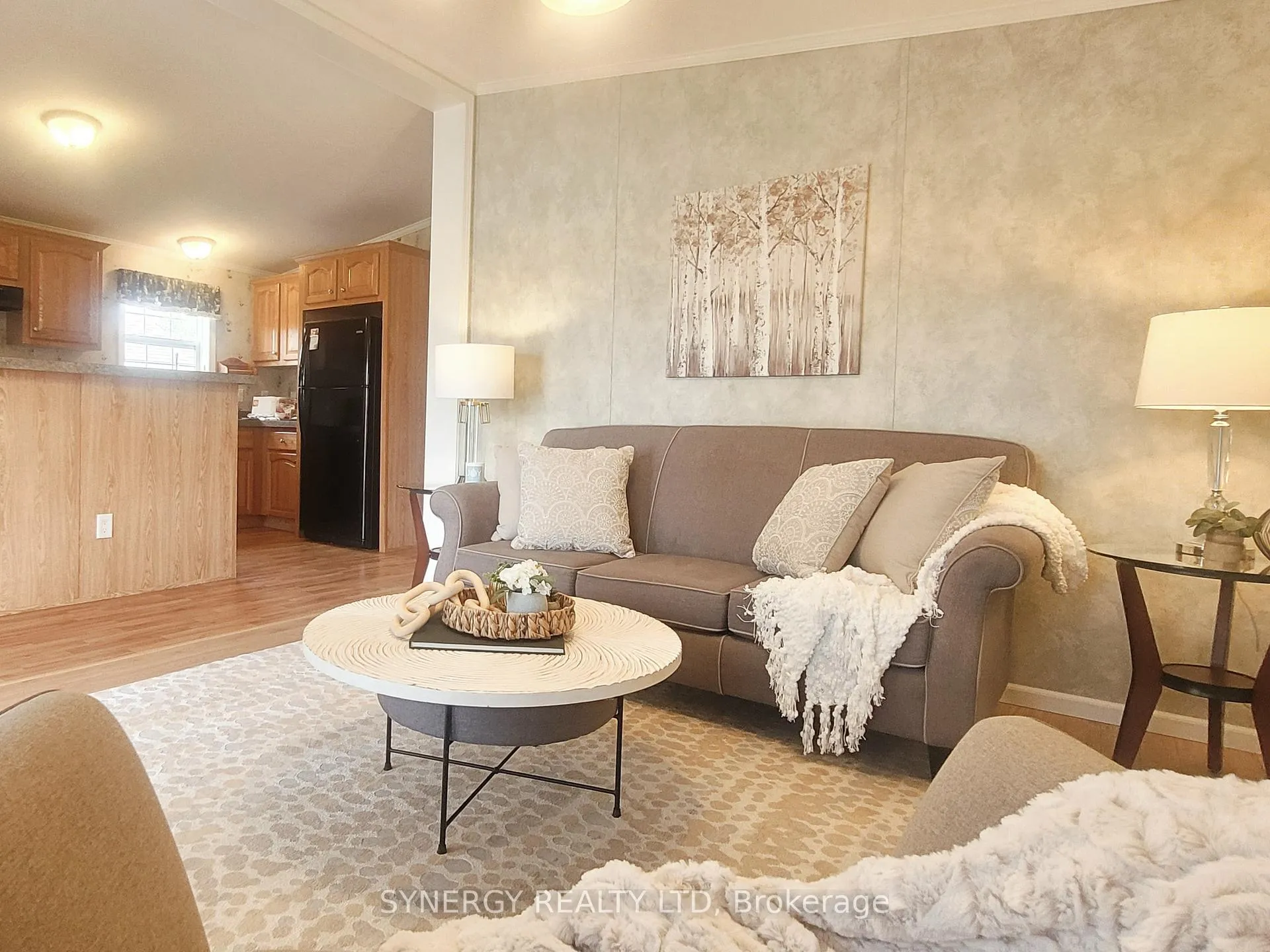 Photo 3 of 461 Richard Crescent, Strathroy-Caradoc, SE — HOMEH