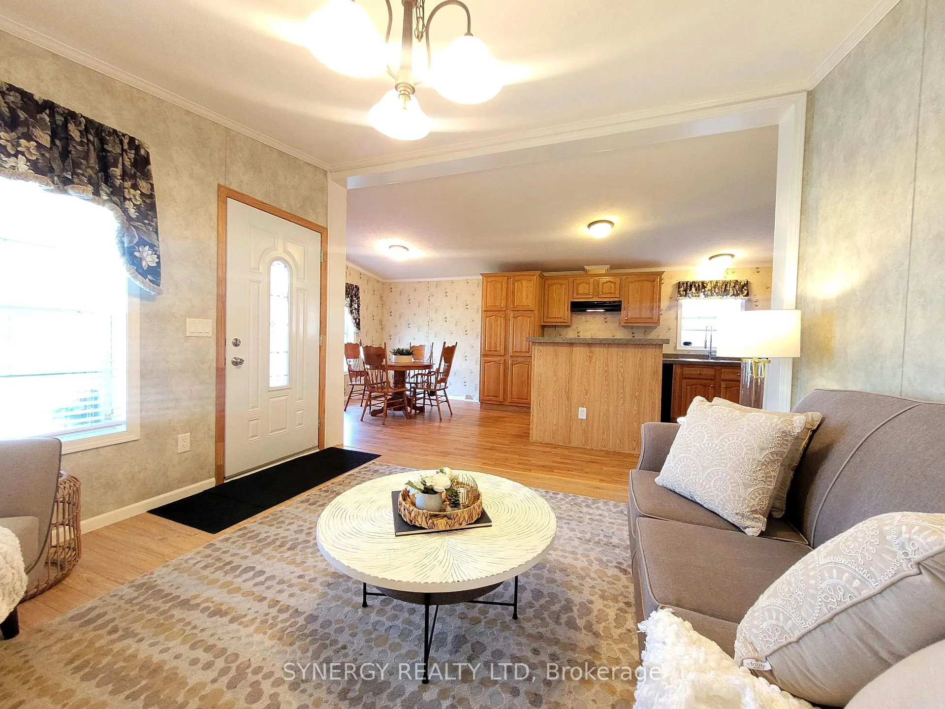 Photo 5 of 461 Richard Crescent, Strathroy-Caradoc, SE — HOMEH