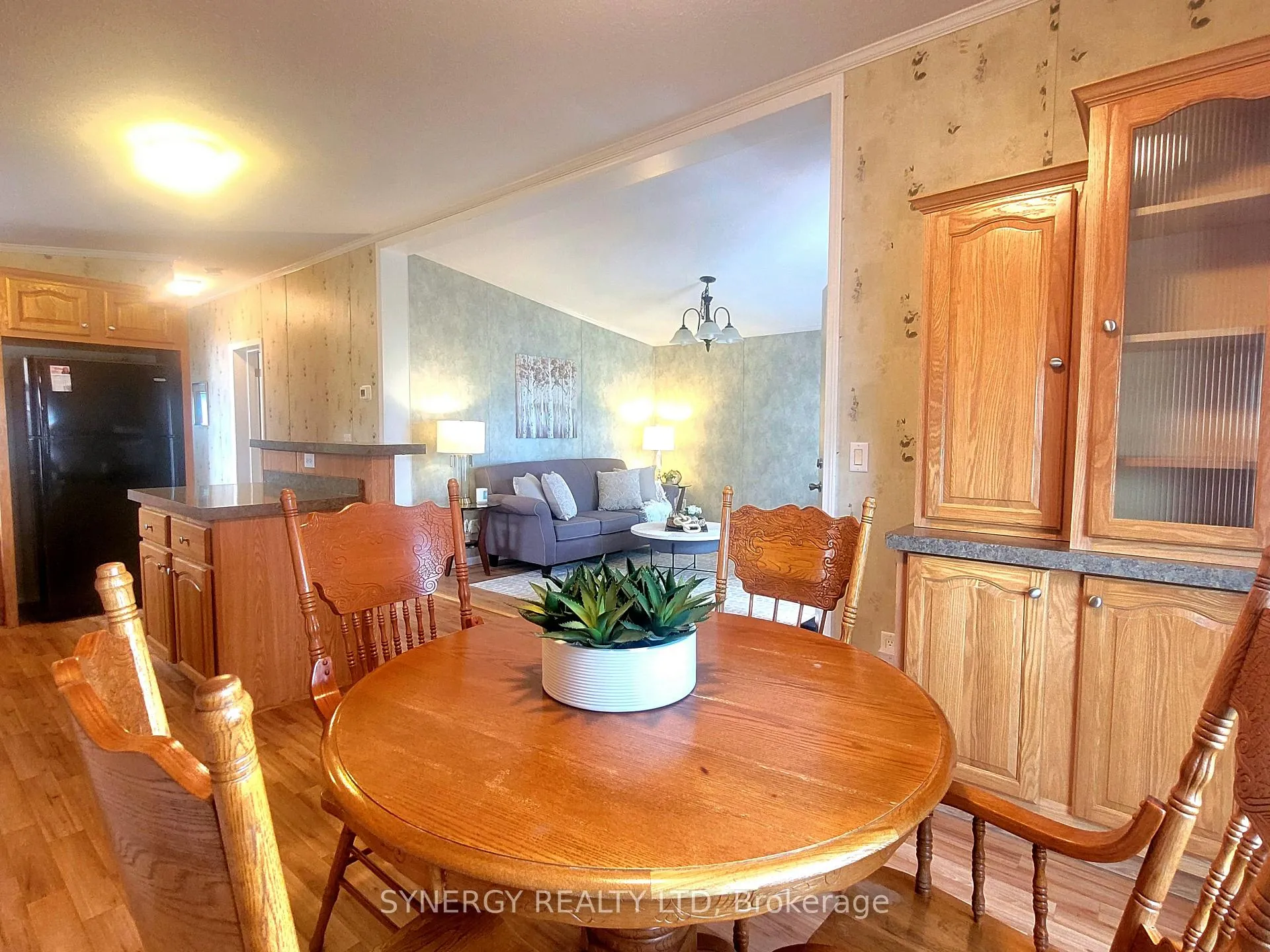 Photo 6 of 461 Richard Crescent, Strathroy-Caradoc, SE — HOMEH