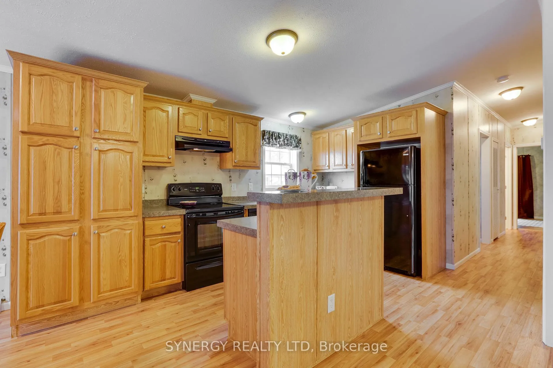 Photo 8 of 461 Richard Crescent, Strathroy-Caradoc, SE — HOMEH