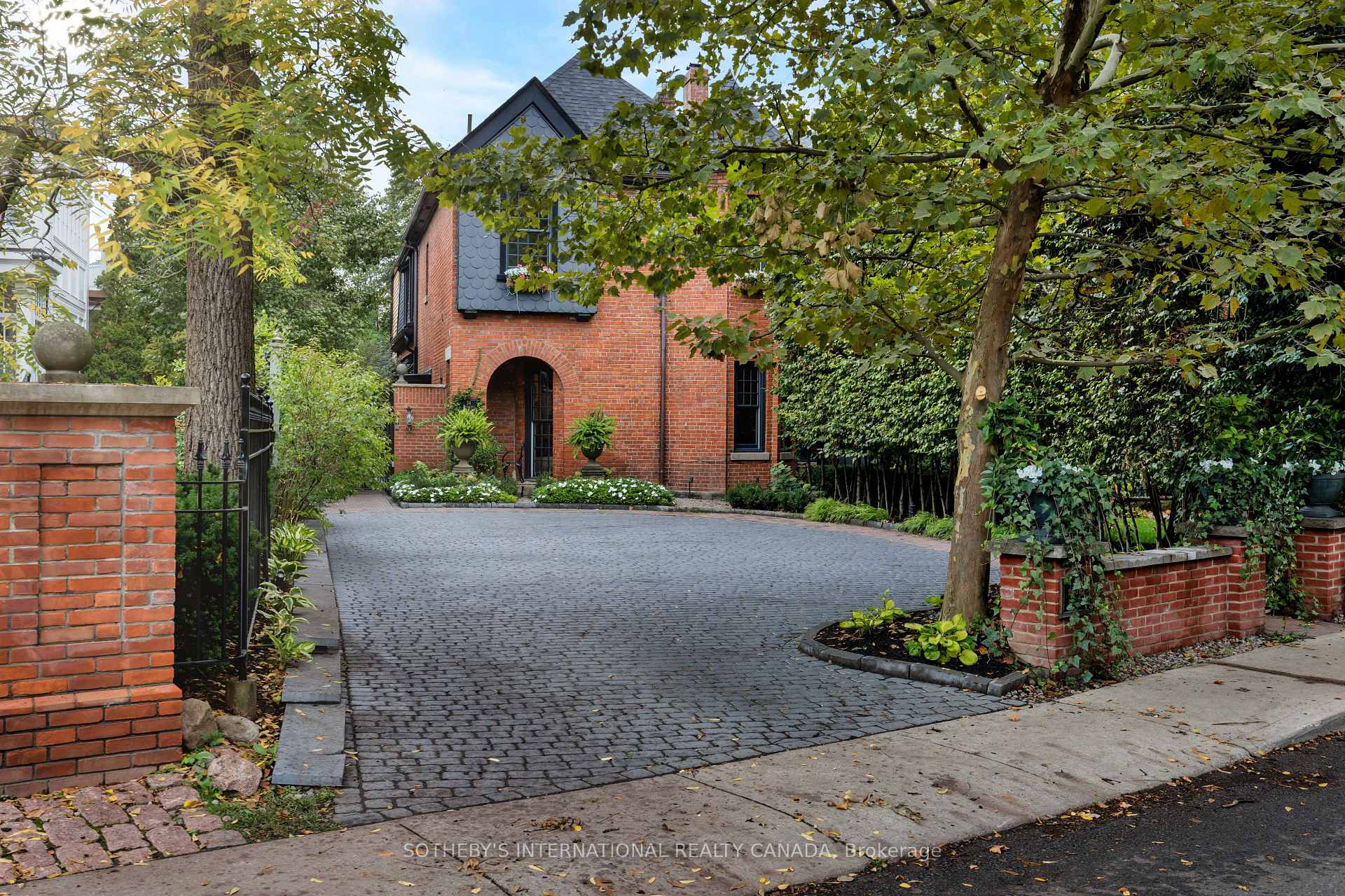 Photo 1 of 34 South Drive, Toronto, Rosedale-Moore Park — HOMEH