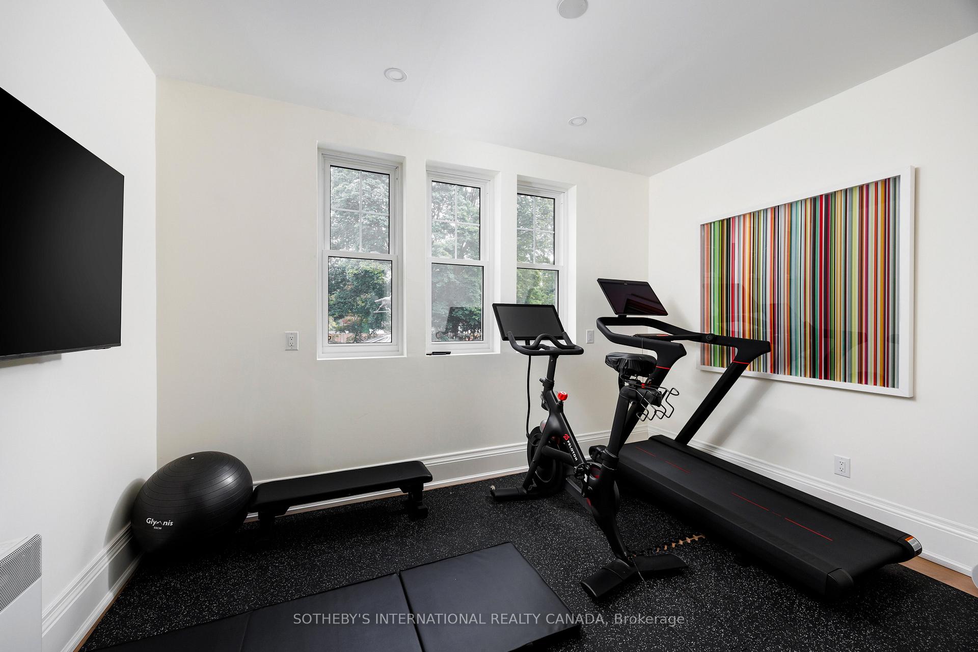 Photo 33 of 34 South Drive, Toronto, Rosedale-Moore Park — HOMEH