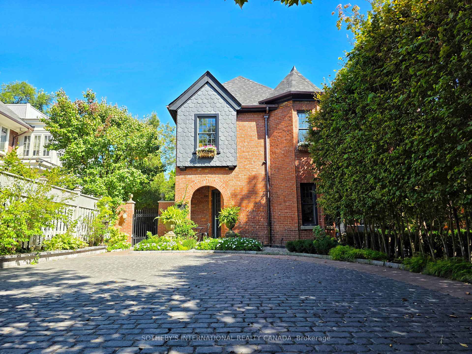Photo 49 of 34 South Drive, Toronto, Rosedale-Moore Park — HOMEH