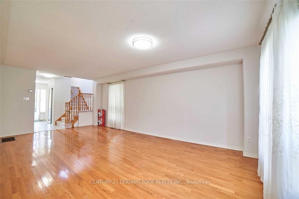 Photo 5 of 16 Windom Road, Toronto, Flemingdon Park — HOMEH