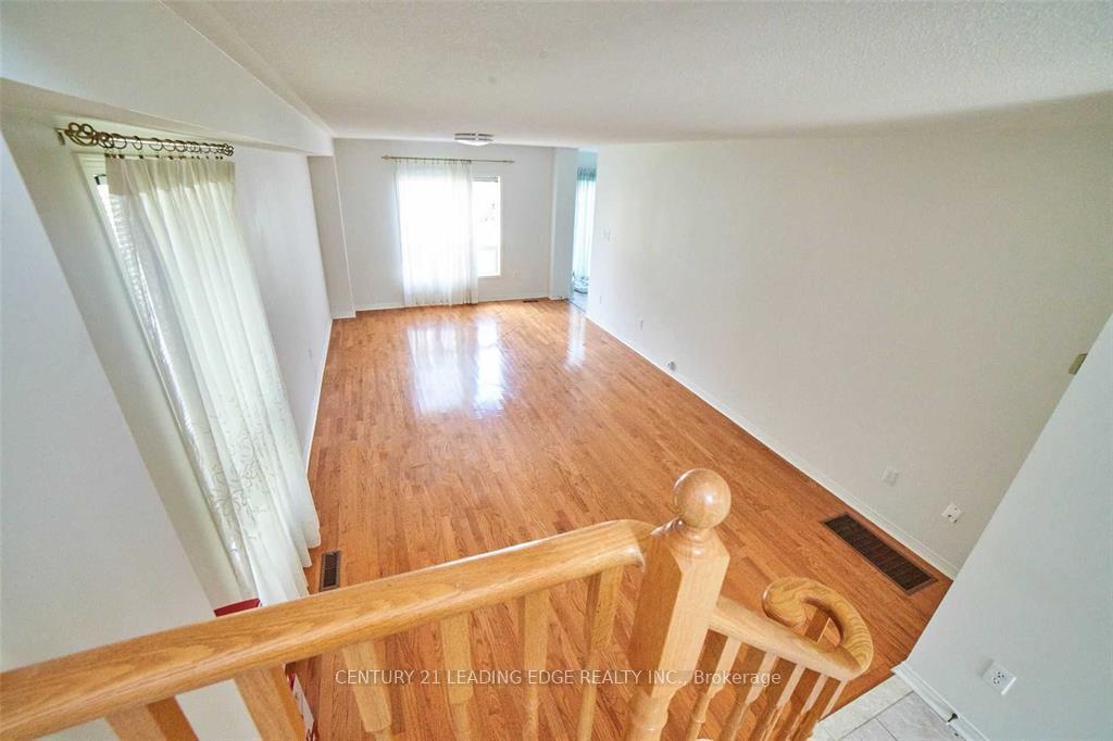 Photo 6 of 16 Windom Road, Toronto, Flemingdon Park — HOMEH