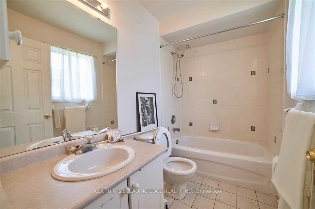 Photo 10 of 16 Windom Road, Toronto, Flemingdon Park — HOMEH