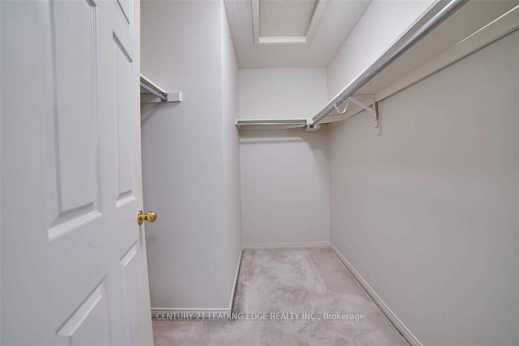 Photo 11 of 16 Windom Road, Toronto, Flemingdon Park — HOMEH