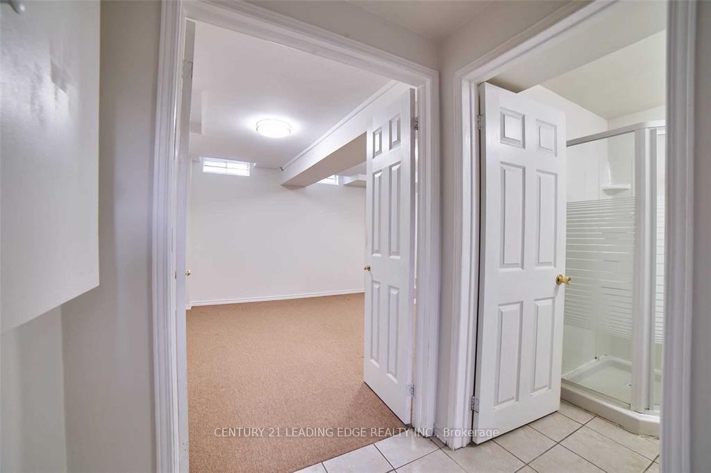 Photo 13 of 16 Windom Road, Toronto, Flemingdon Park — HOMEH