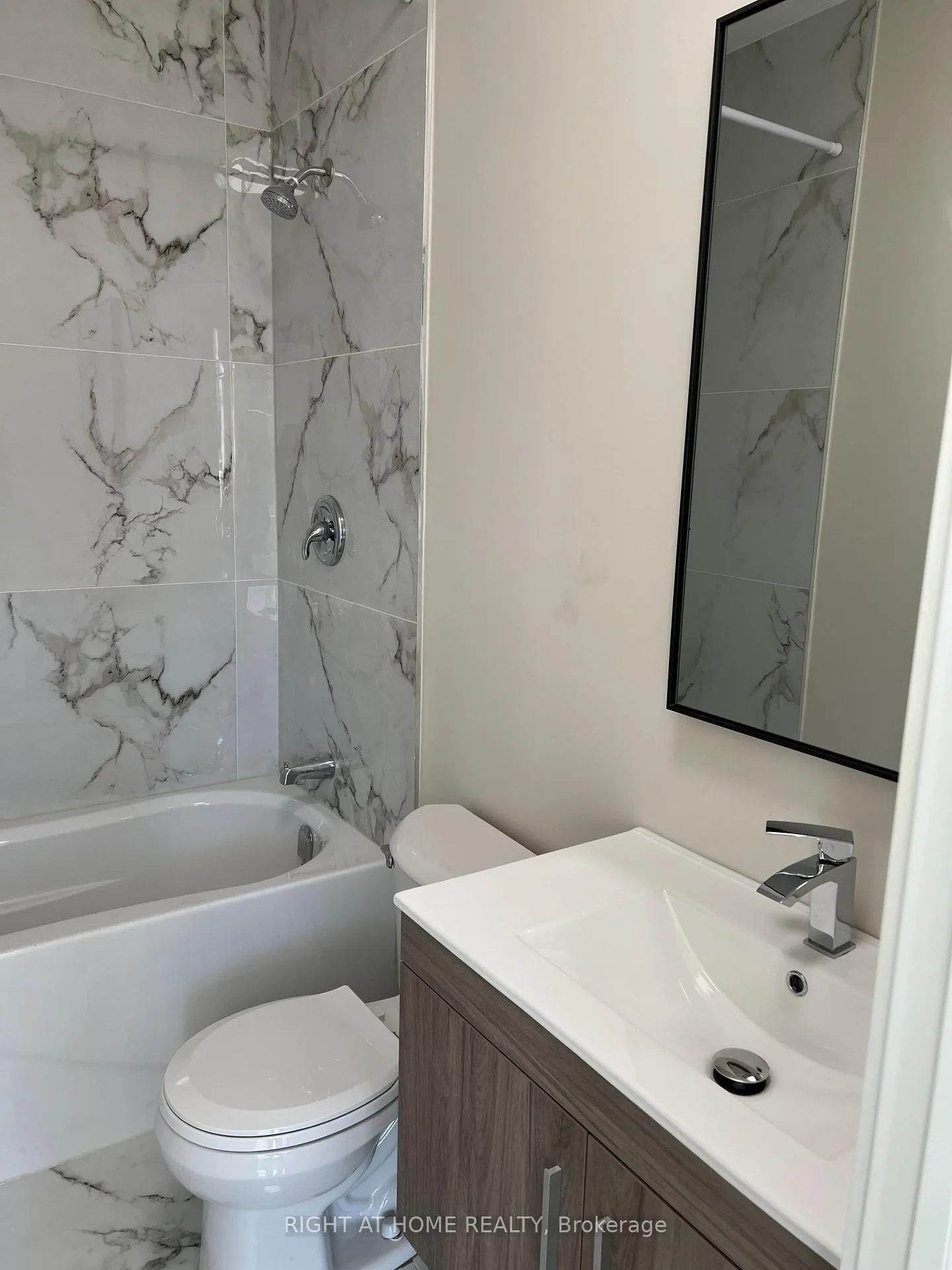 Photo 6 of Unit 2, 32 Cadorna Avenue, Toronto, Danforth Village-East York — HOMEH