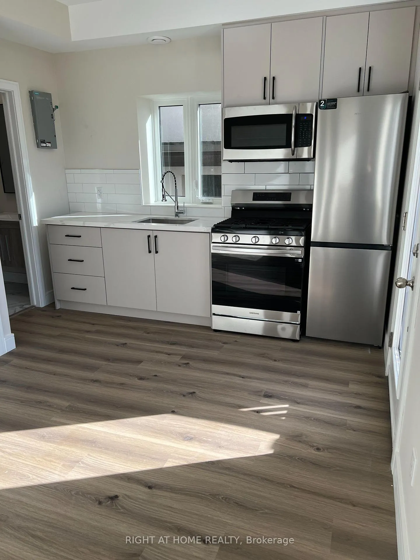 Photo 13 of Unit 2, 32 Cadorna Avenue, Toronto, Danforth Village-East York — HOMEH