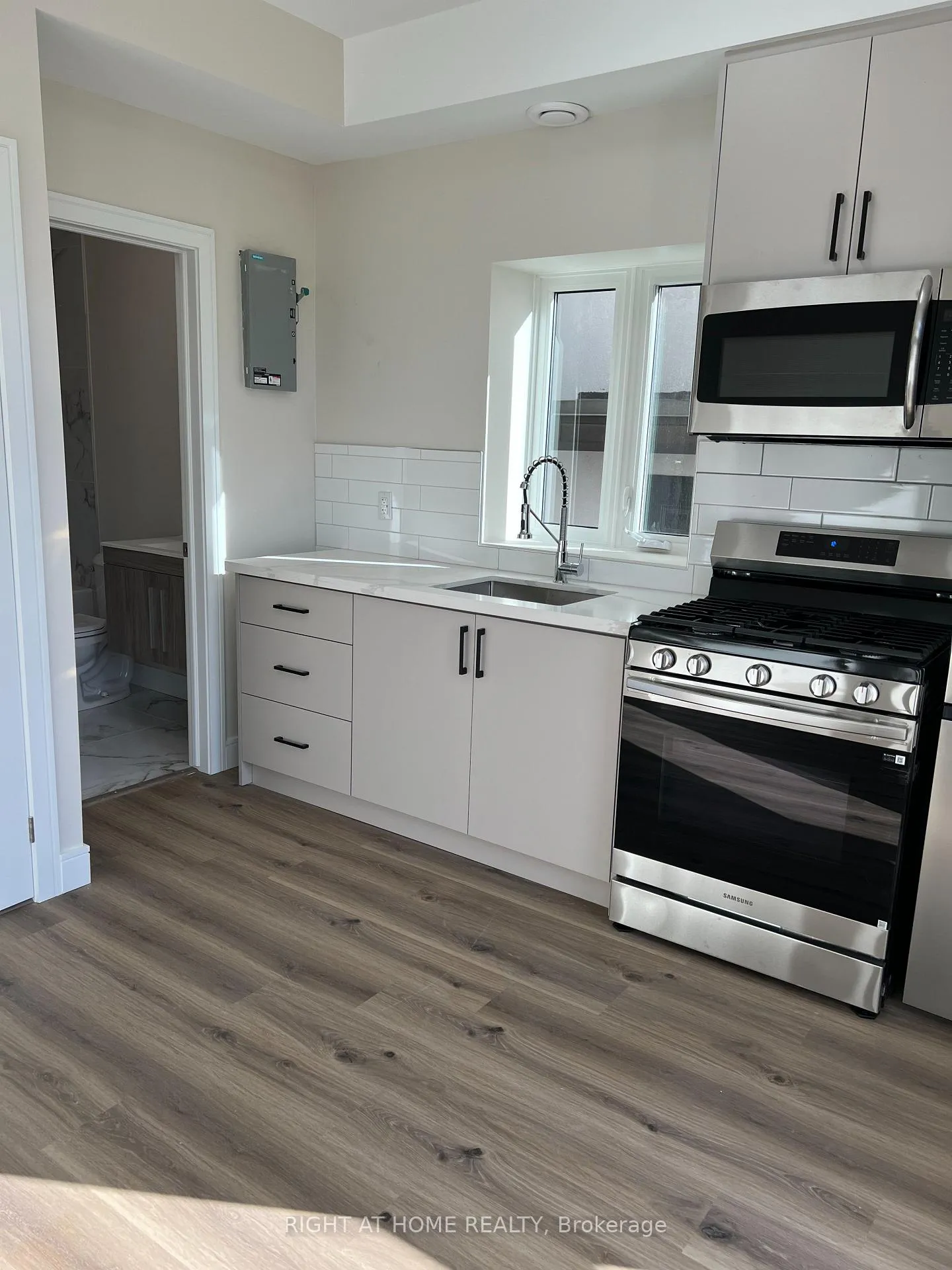 Photo 15 of Unit 2, 32 Cadorna Avenue, Toronto, Danforth Village-East York — HOMEH