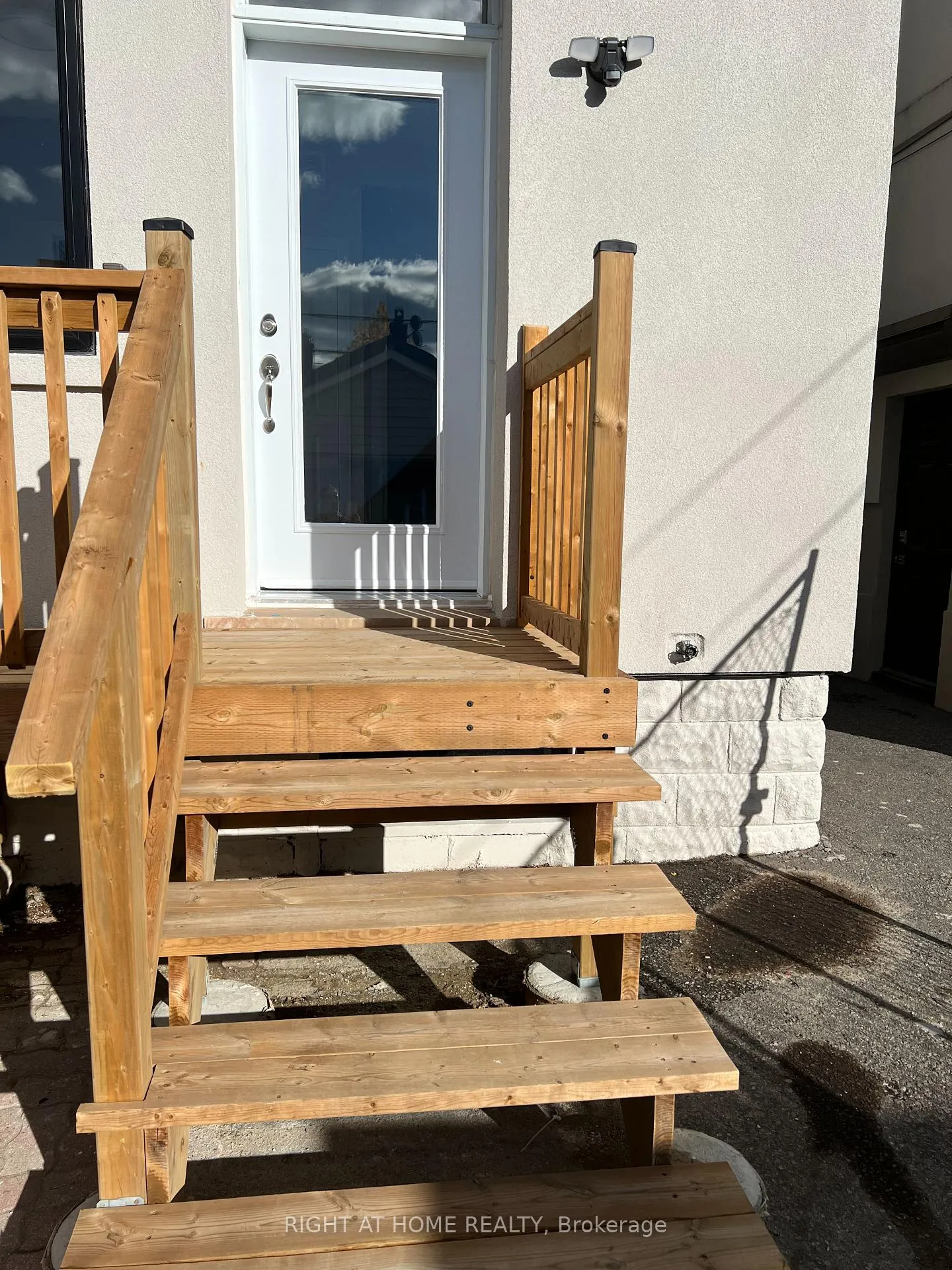 Photo 17 of Unit 2, 32 Cadorna Avenue, Toronto, Danforth Village-East York — HOMEH