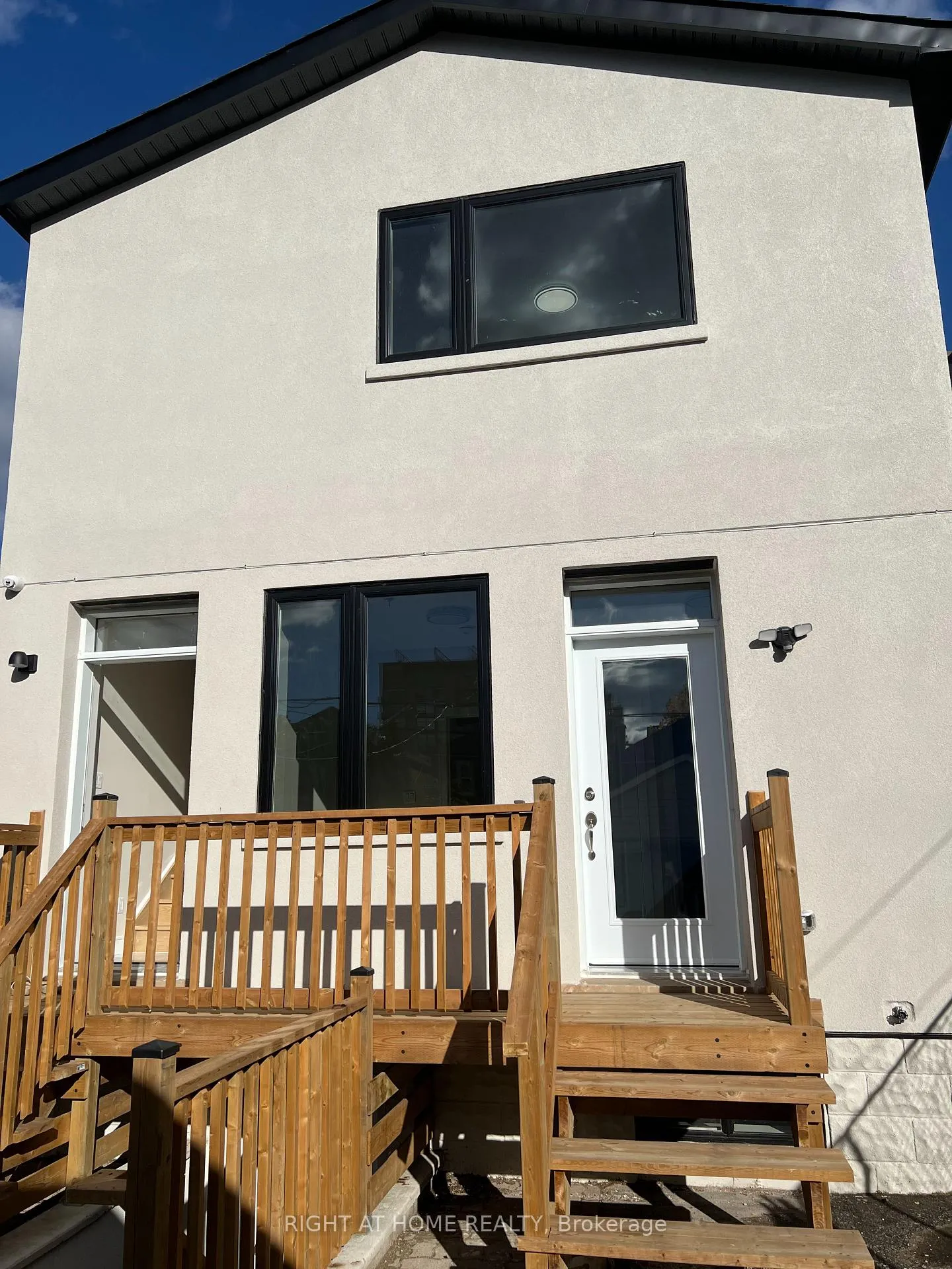 Photo 18 of Unit 2, 32 Cadorna Avenue, Toronto, Danforth Village-East York — HOMEH