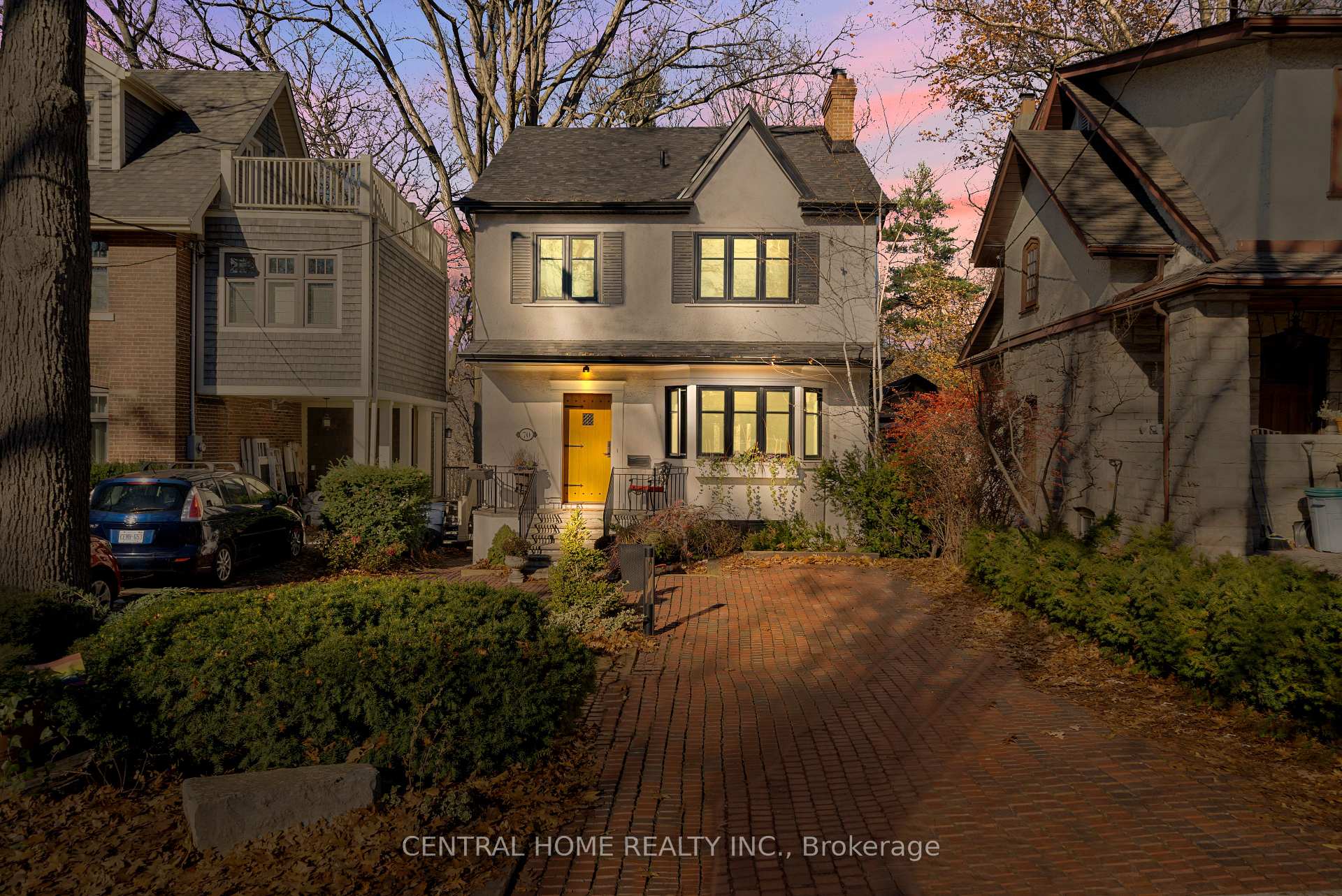 Front of 70 Pine Crescent N
