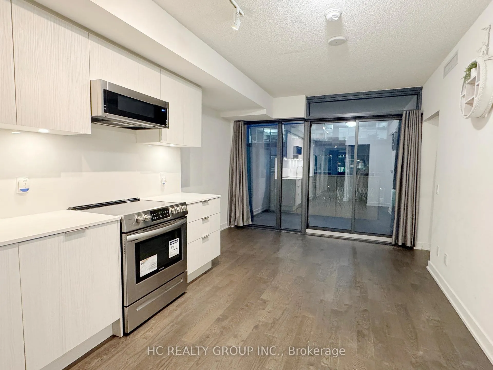 Photo 2 of Unit 904, 25 Richmond Street E, Toronto, Church-Yonge Corridor — HOMEH