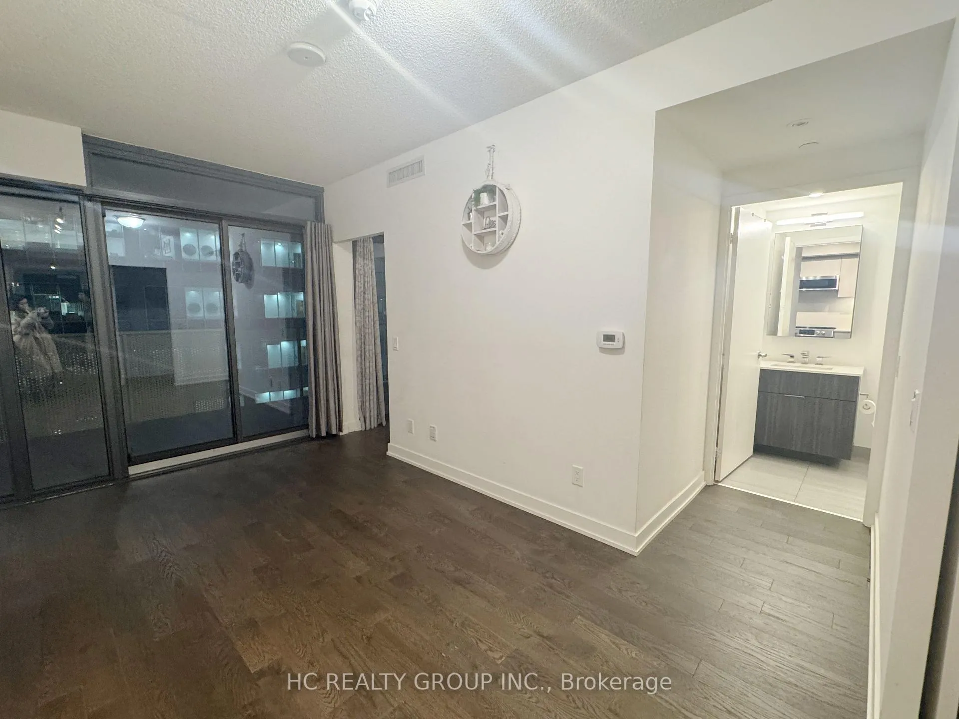 Photo 4 of Unit 904, 25 Richmond Street E, Toronto, Church-Yonge Corridor — HOMEH