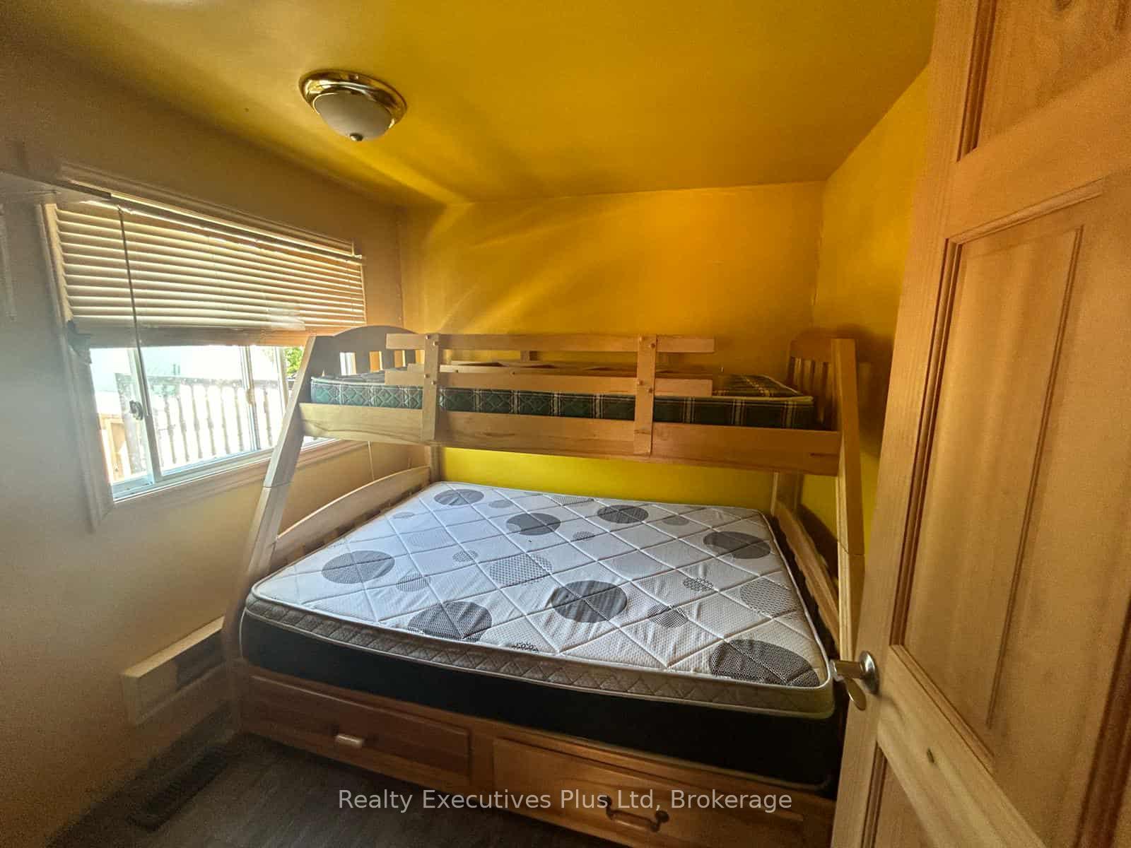 Photo 6 of Unit 2, 26 Tiny Beaches Road N, Tiny, Rural Tiny — HOMEH